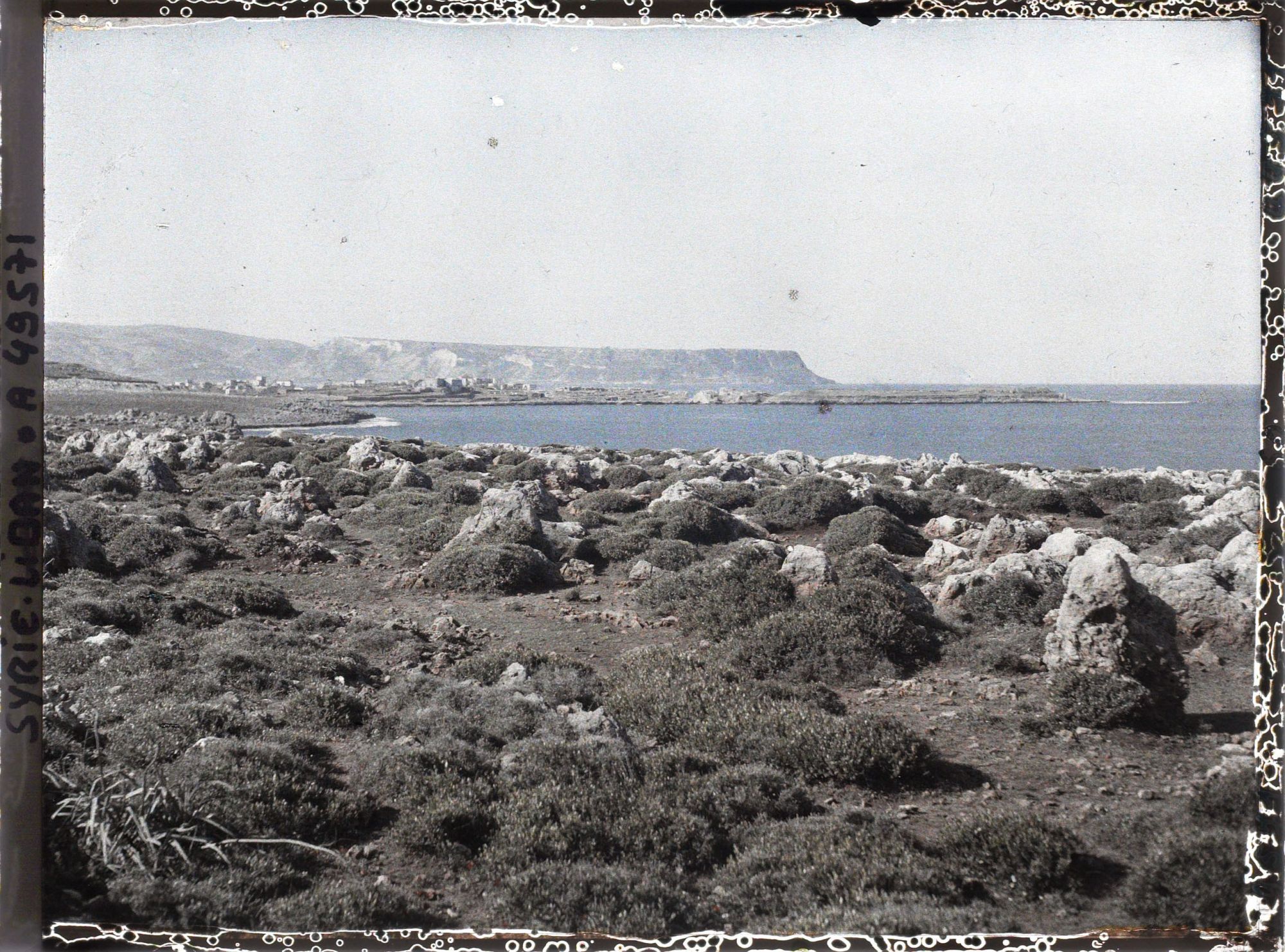 Image représentant Un village côtier (Enfé ou Chekka)