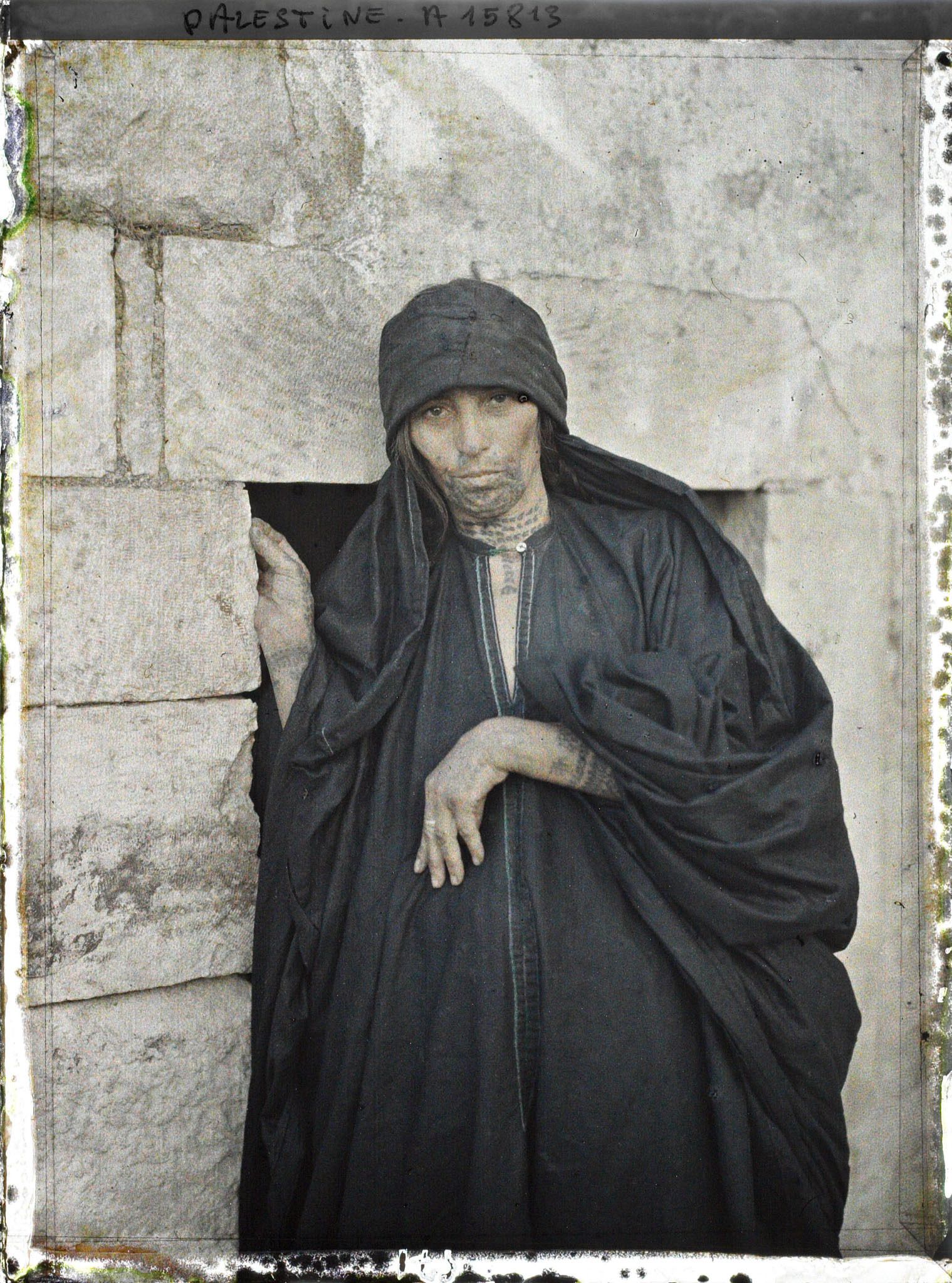 Image représentant Femme d'As-Salt tatouée à l'indigo