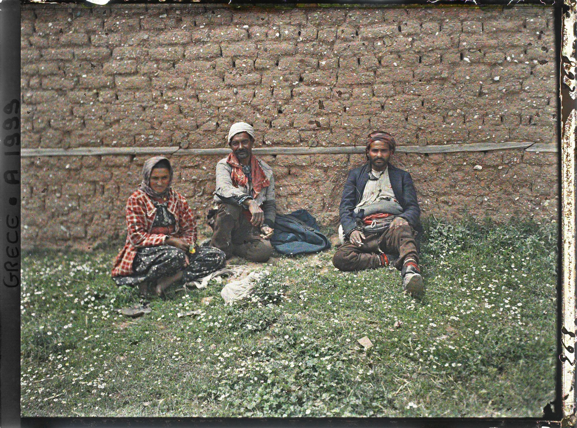 Image représentant Trois Tziganes assis