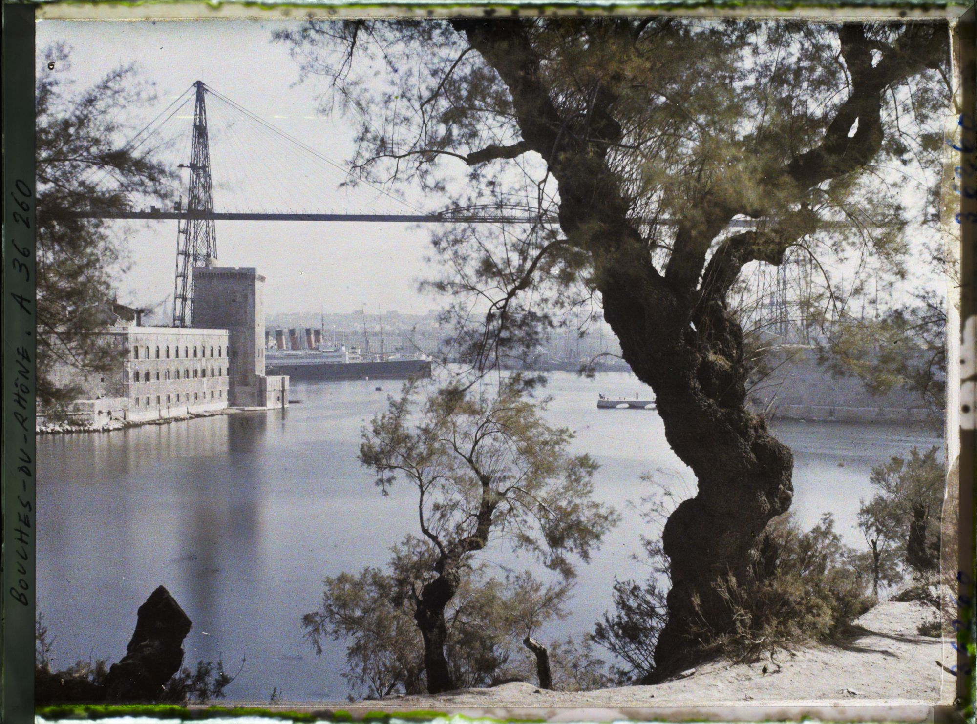 Image représentant Une partie du fort Saint-Jean et le vieux port