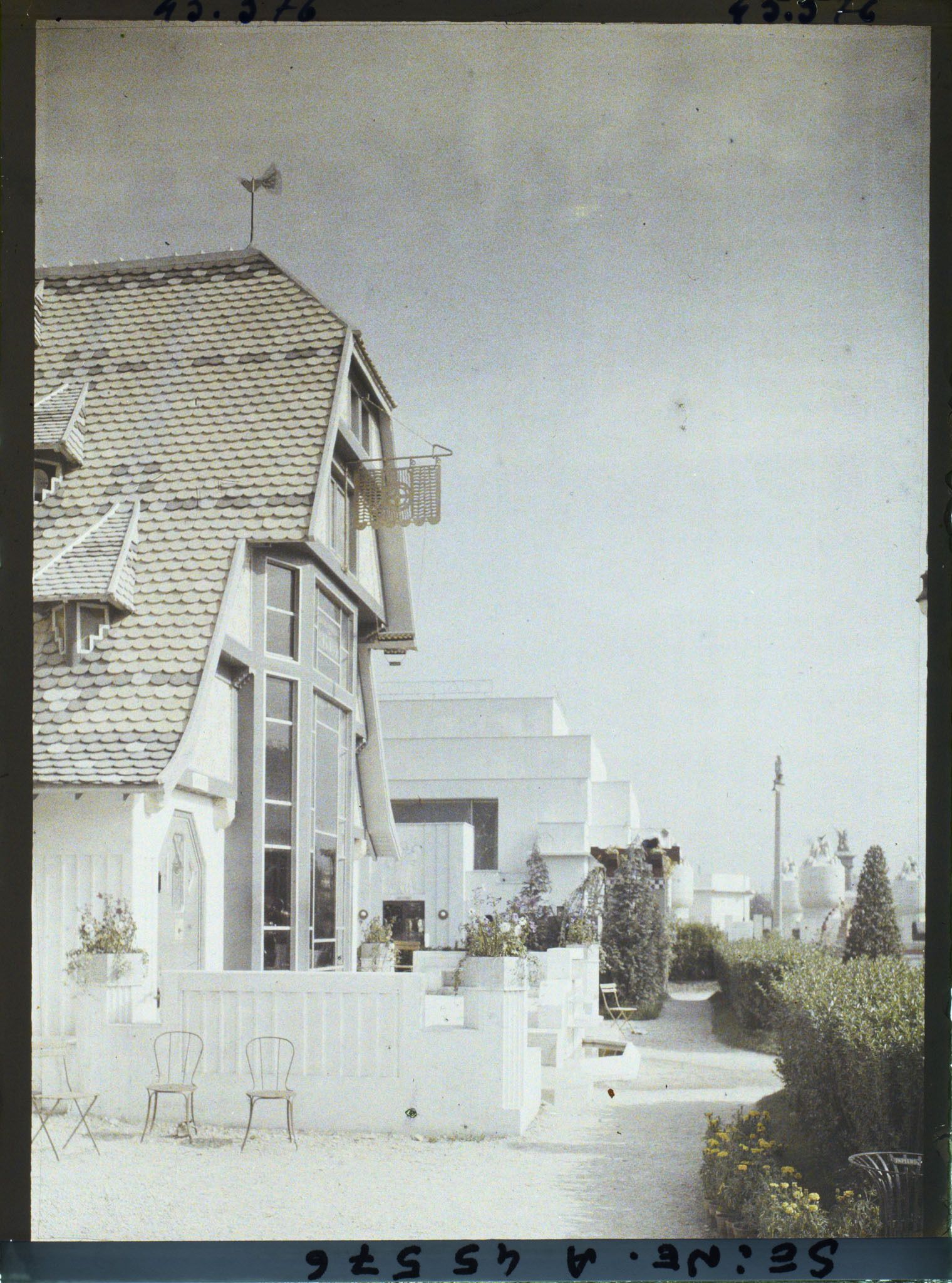 Image représentant L'Exposition des arts décoratifs, Pavillon de Mulhouse, sur l'esplanade des Invalides