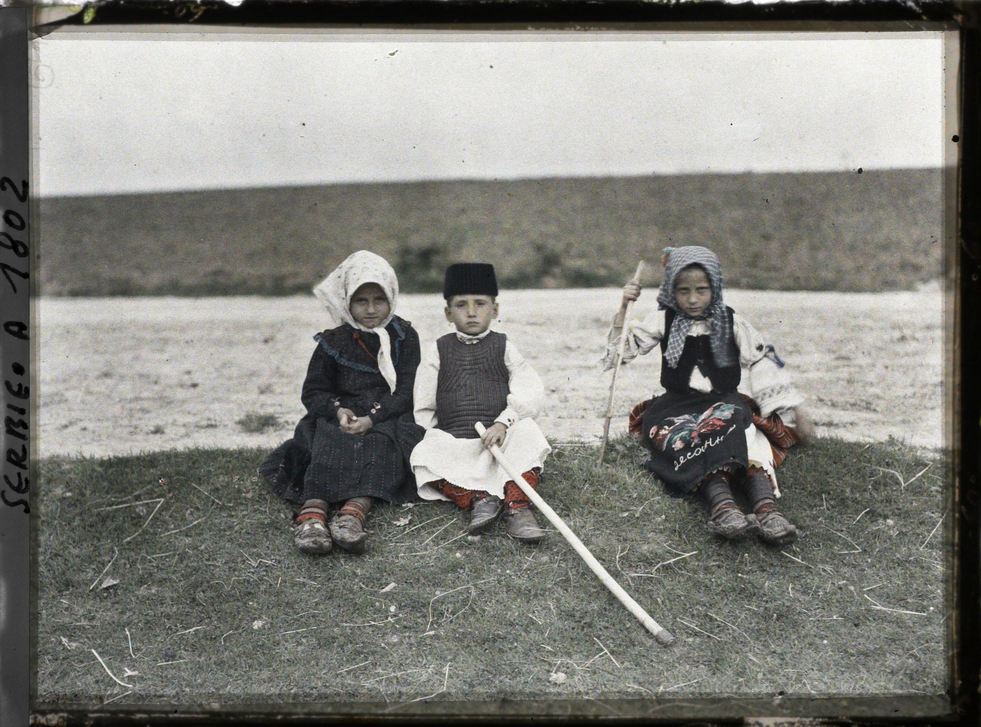 Image représentant Trois petits bergers au bord de la route d'Avala