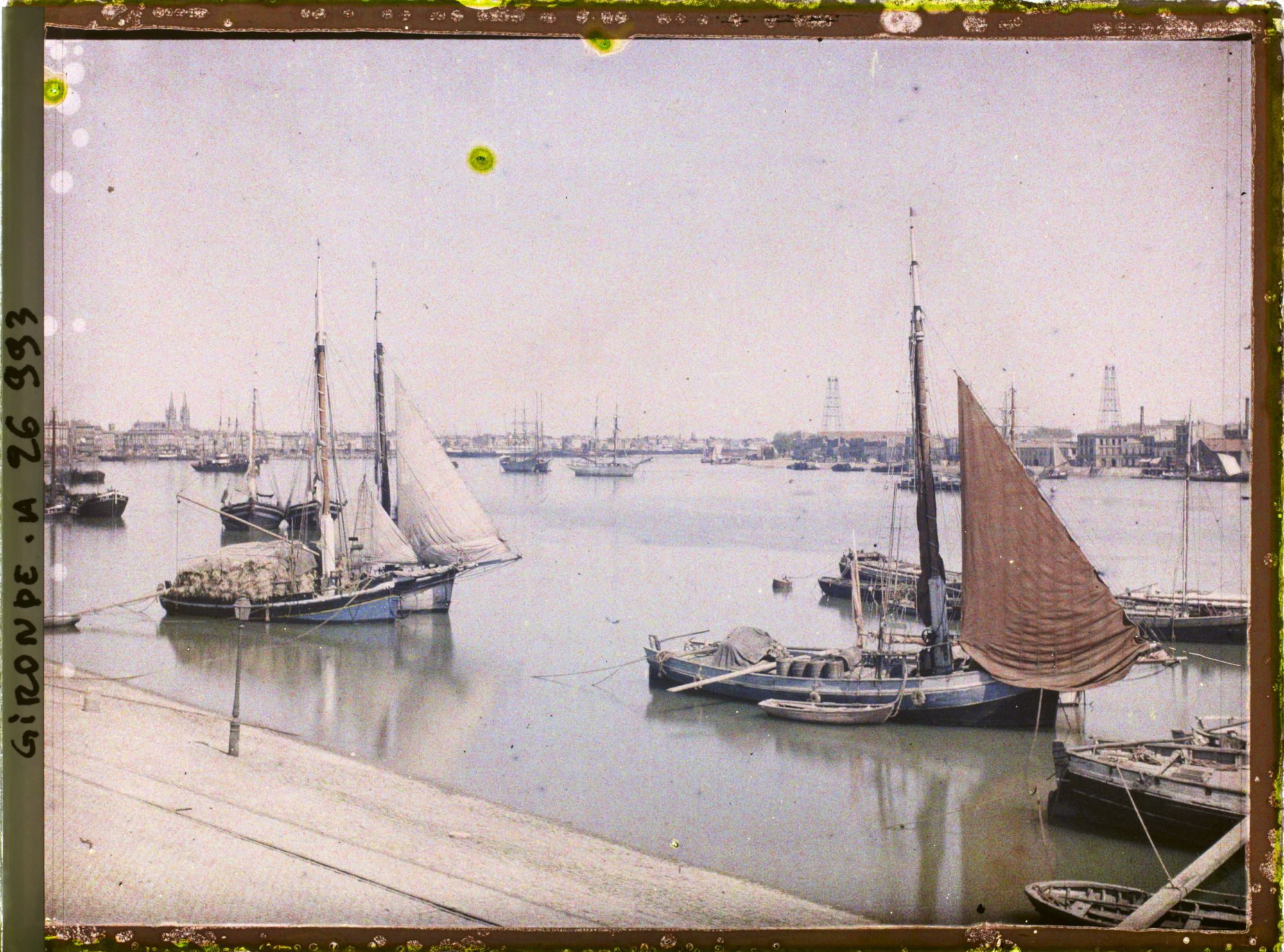 Image représentant Pinasses dans le port