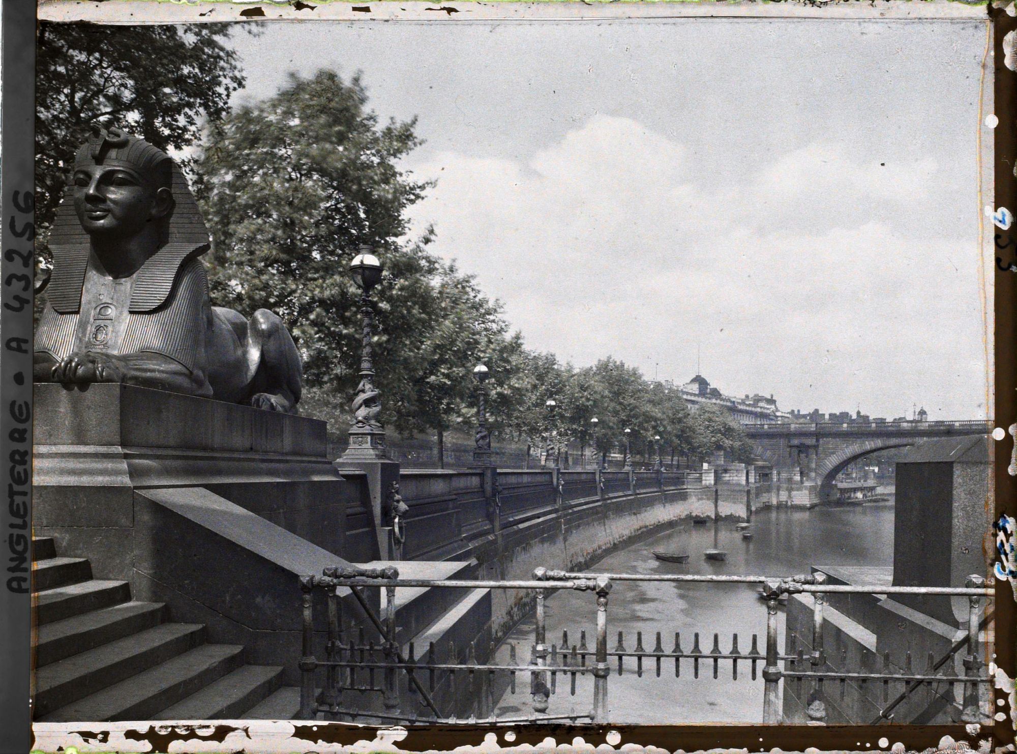 Image représentant Un aspect des quais et du Victoria Embankment