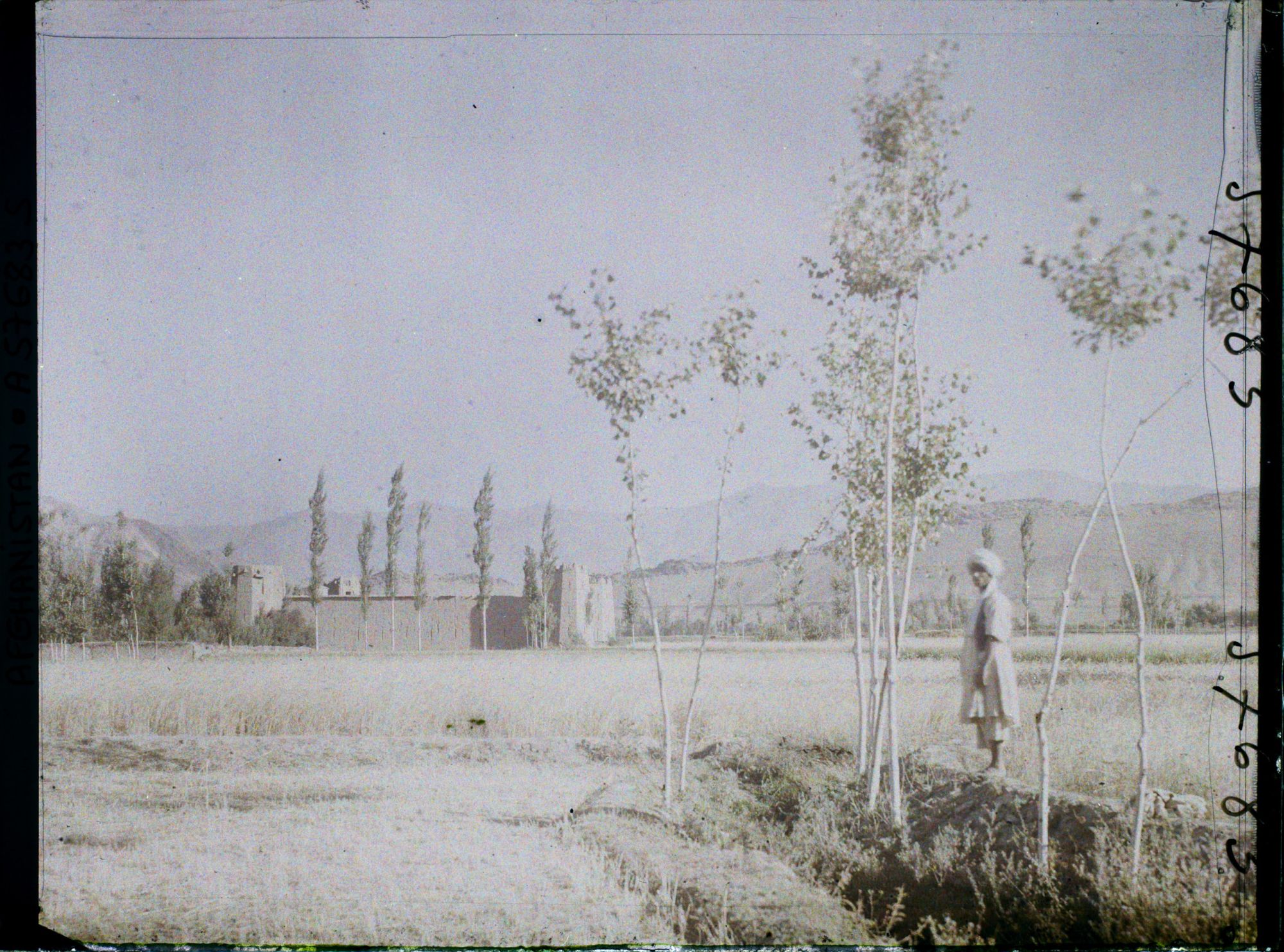 Image représentant Afghanistan, Meidan, Paysage vers une ferme