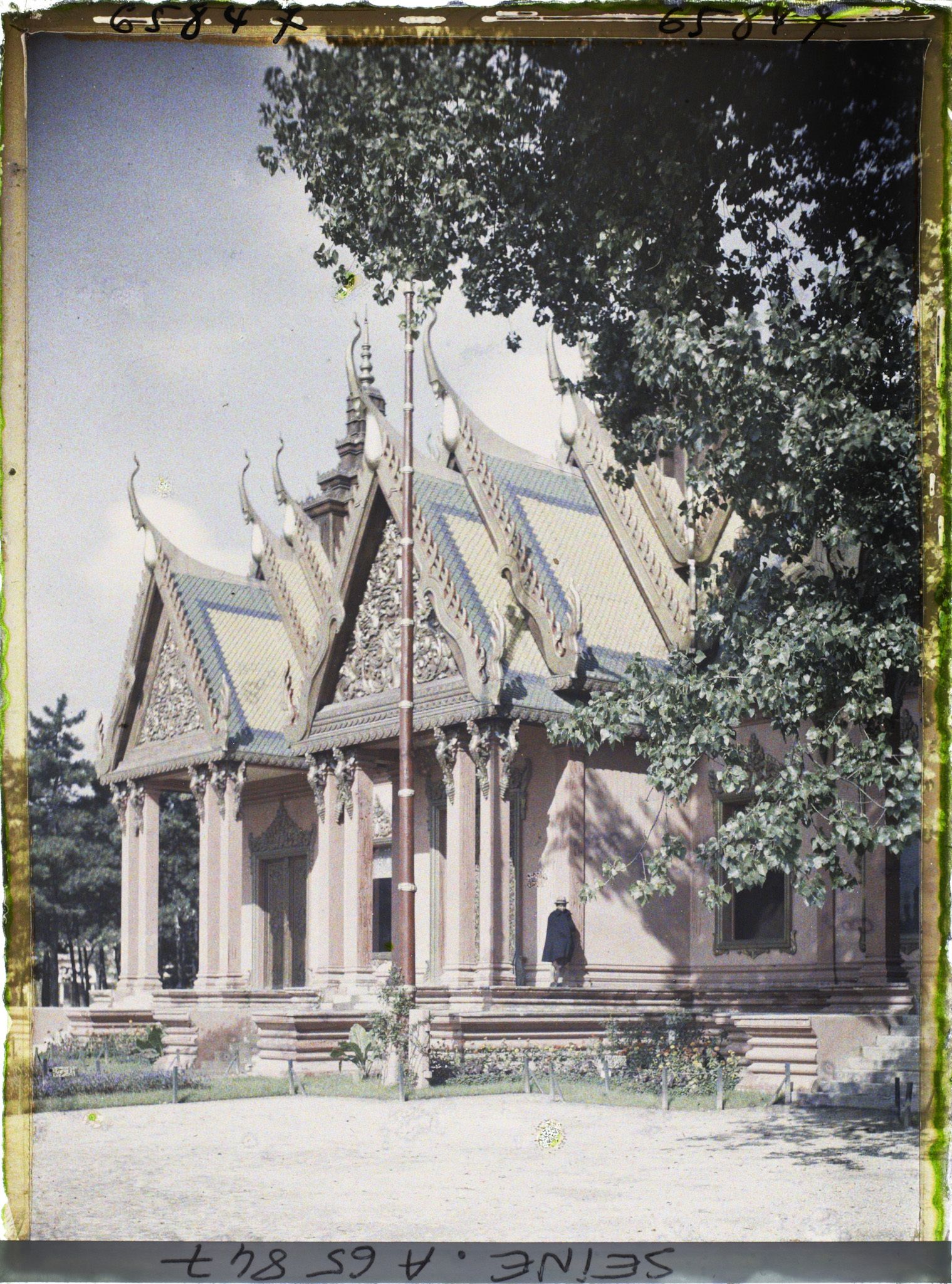 Image représentant L'Exposition Coloniale Internationale de 1931, le pavillon du Cambodge, section de l'Indochine