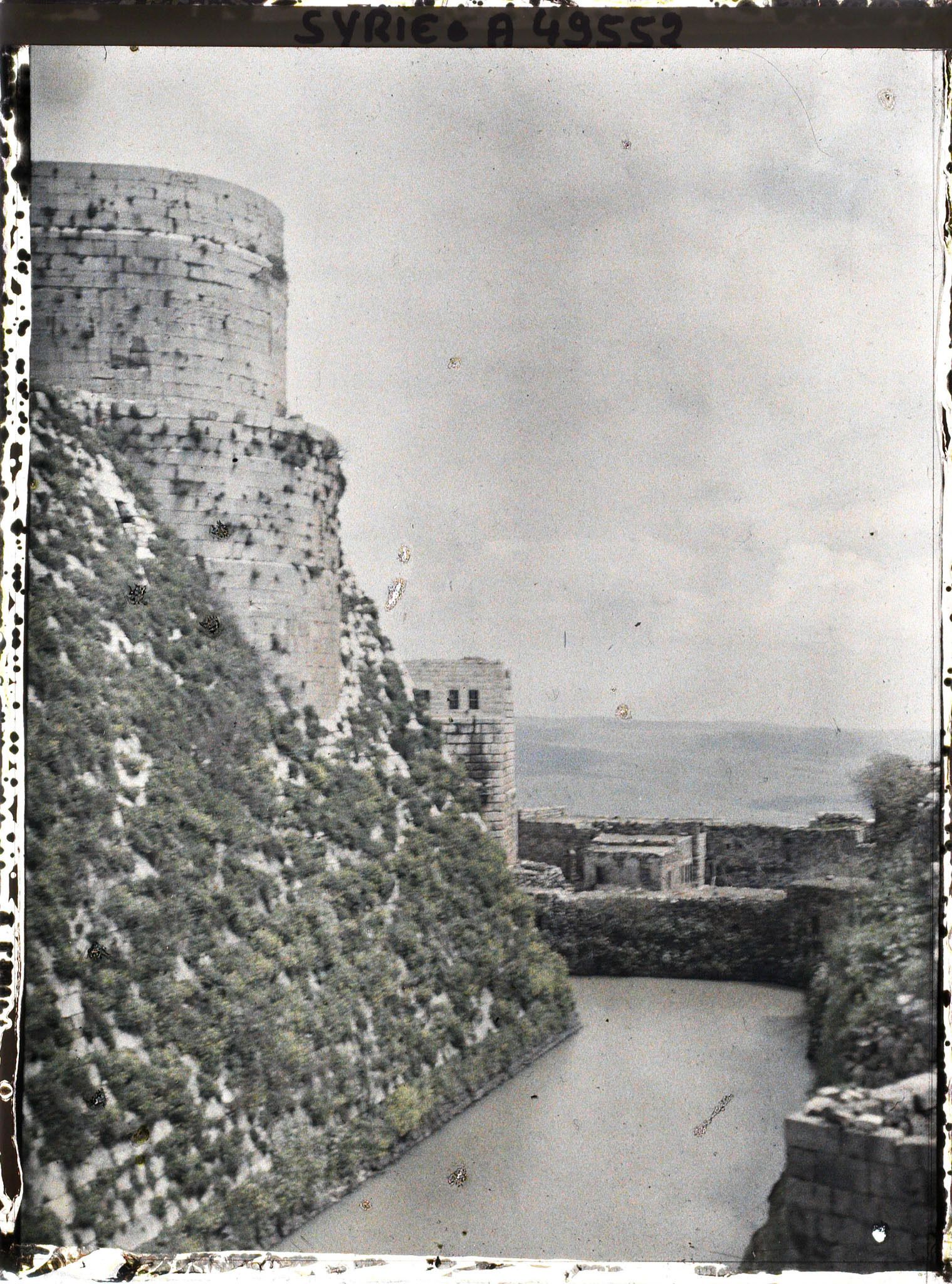Image représentant Vue du grand berquil entre la première et la seconde enceinte du front sud
