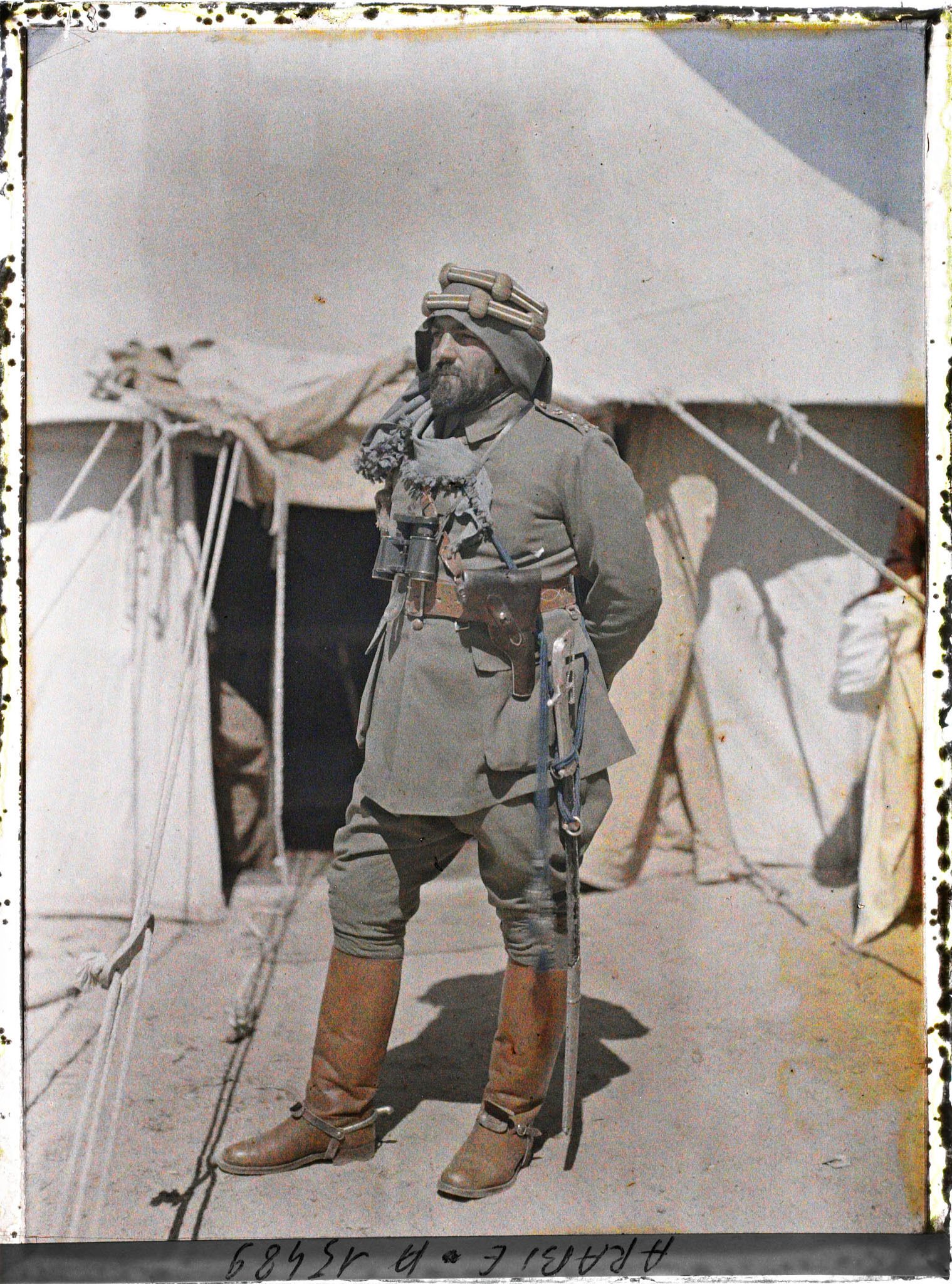 Image représentant Dja'far al-Askari, commandant en chef des troupes régulières