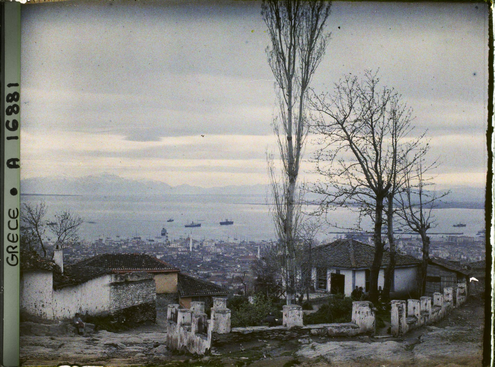 Image représentant Grèce, Salonique, Vue panoramique prise de l'entrée de la Citadelle
