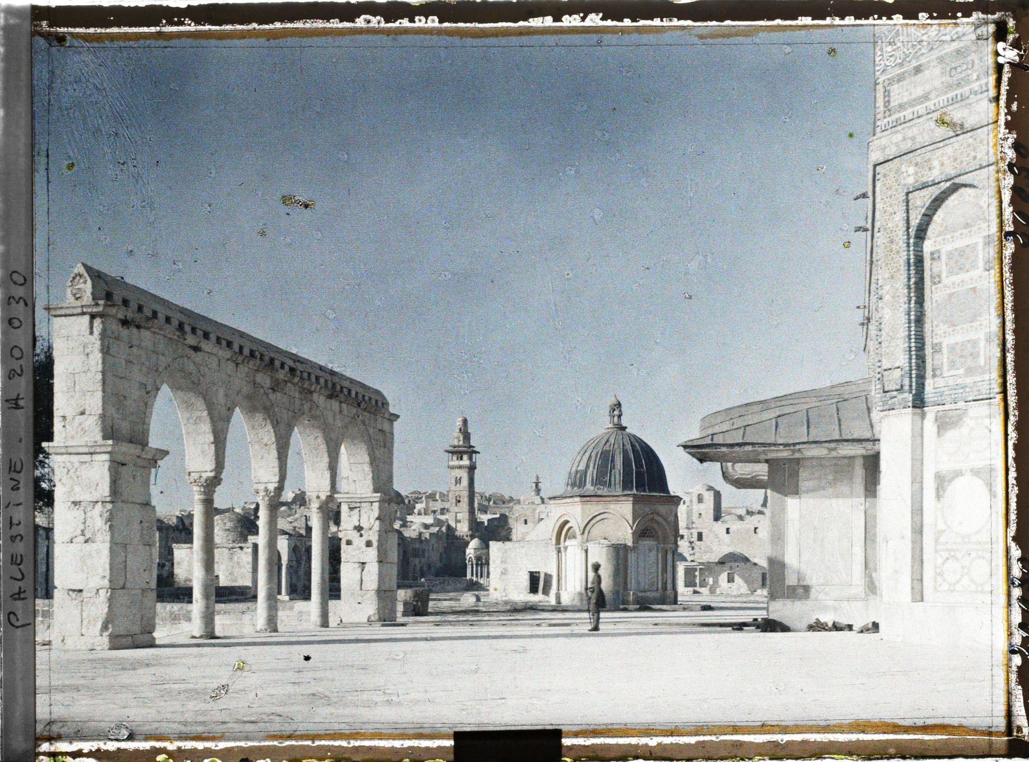 Image représentant Dôme de l'Ascension (Qubbat al Miraj) vue depuis le sud de l'esplanade Sacrée (Haram el Sherif)