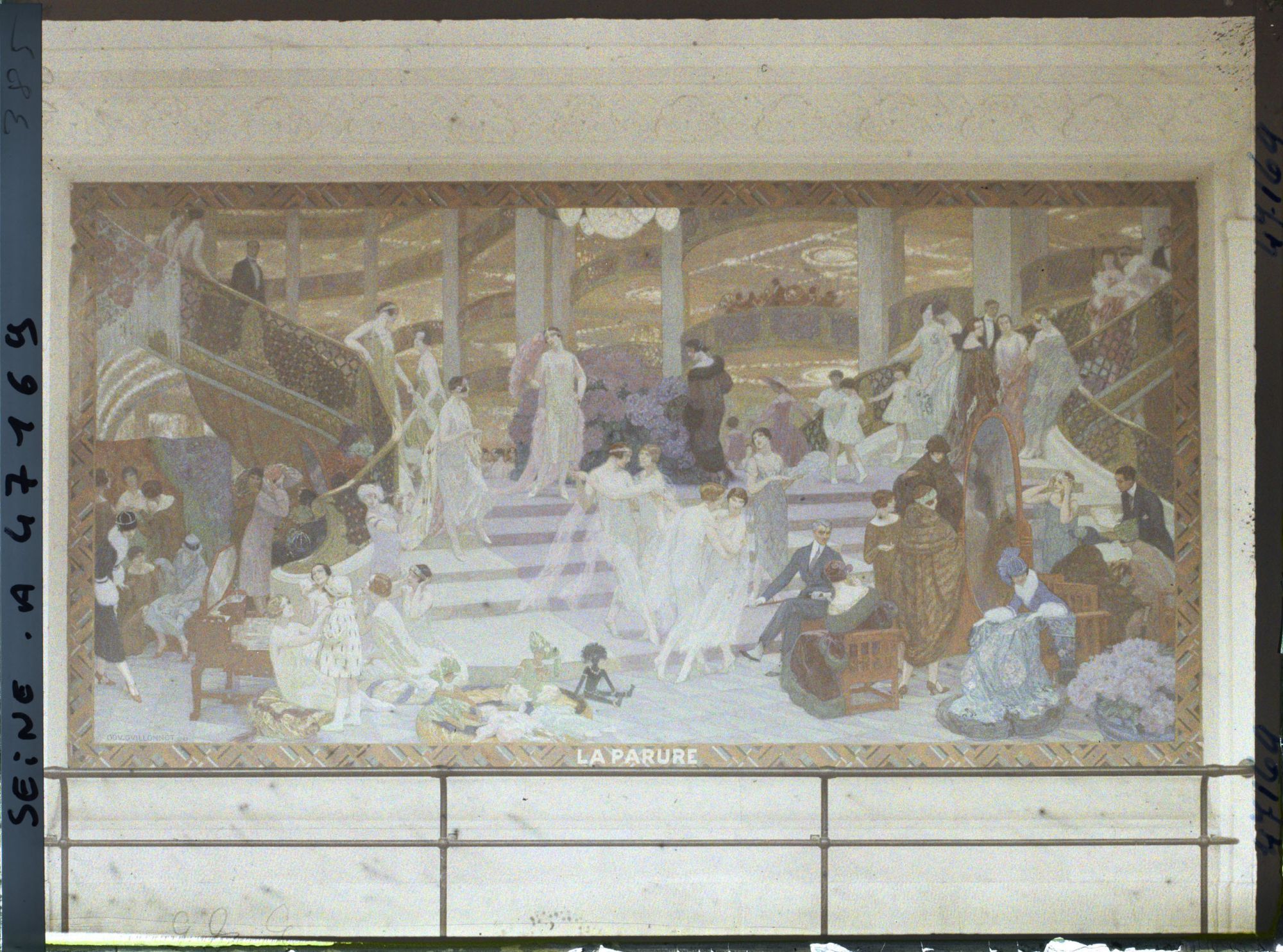 Image représentant L'Exposition des arts décoratifs, la Cour des métiers, Charles Plumet, Panneaux de O. Guillonnet, La Parure