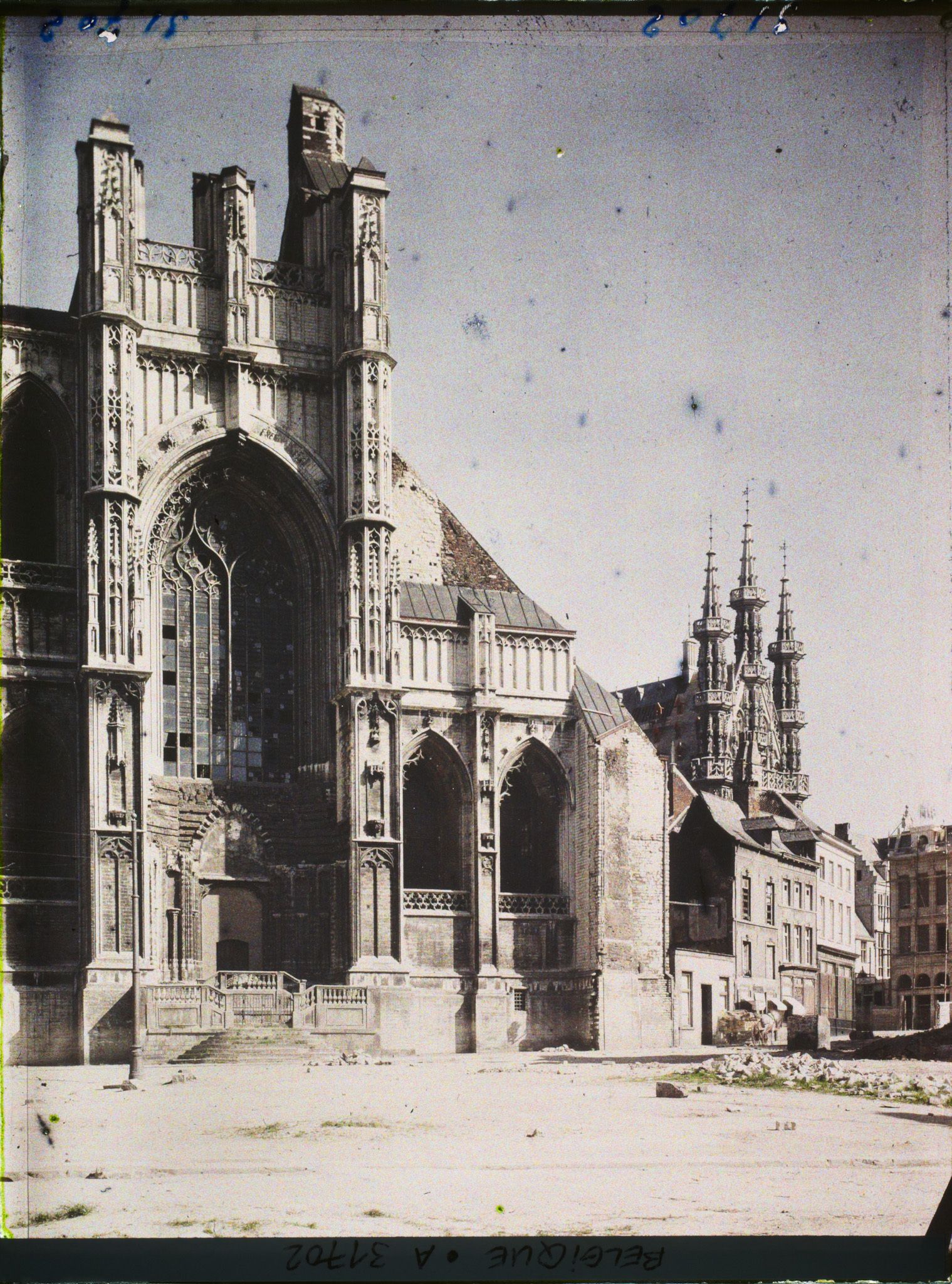 Image représentant Belgique, Louvain, Façade de St Pierre et Hôtel de Ville