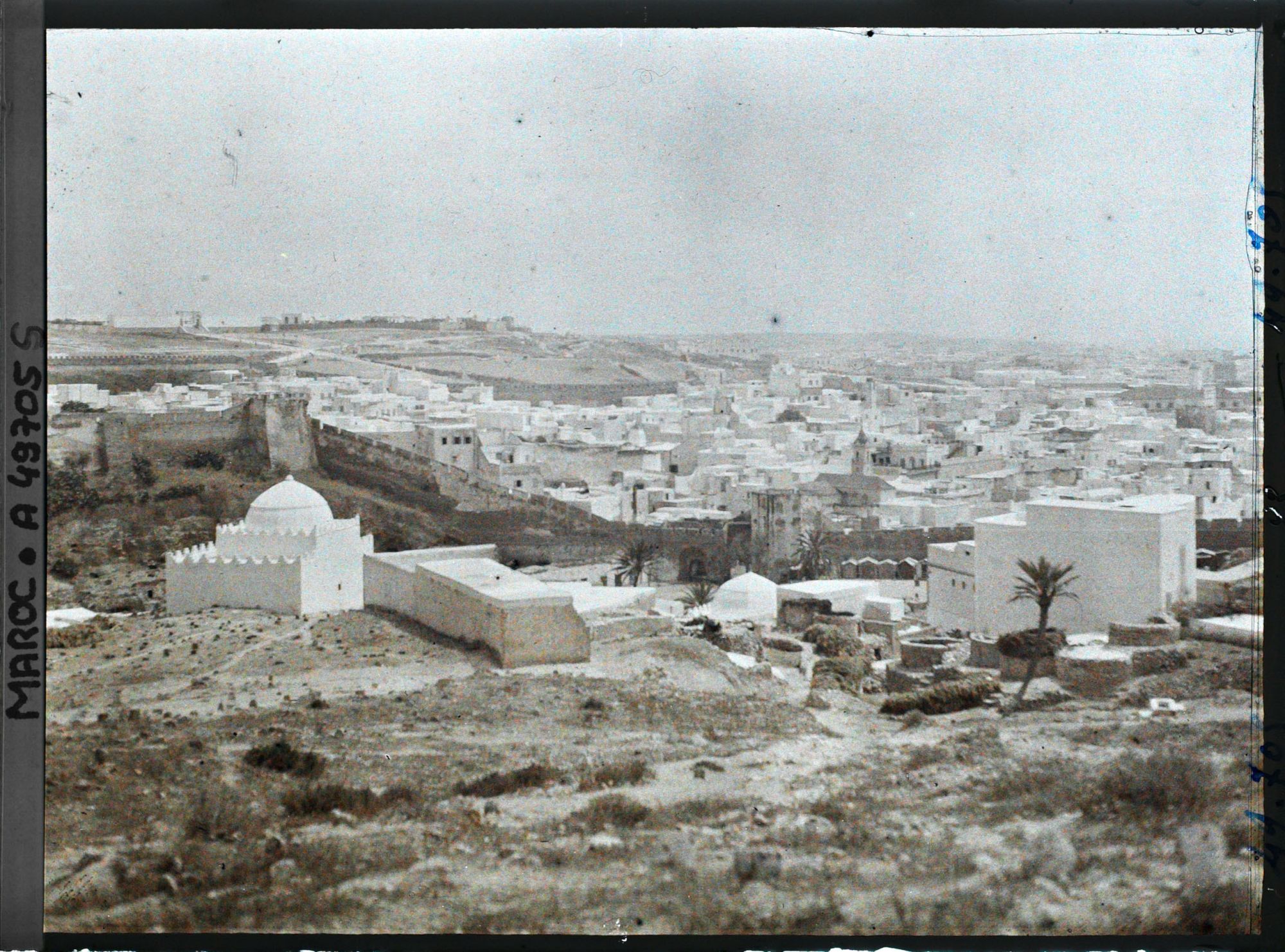 Image représentant Vue de la ville depuis le cimetière musulman