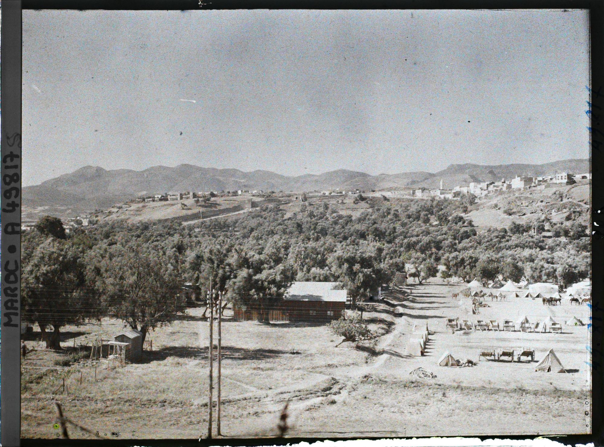 Image représentant Vue sur le camp Girardot près de la vieille ville