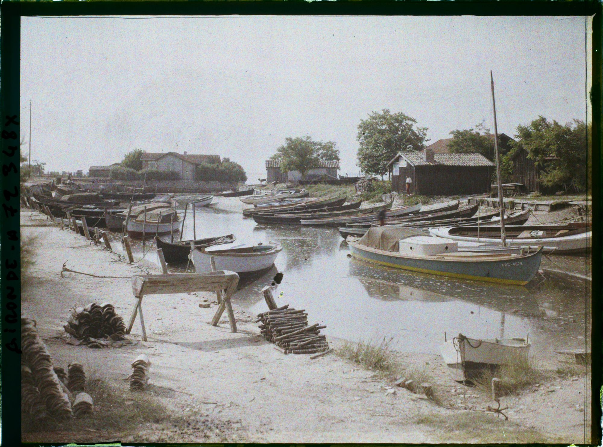Image représentant Pinasses dans le port de La Teste-de-Buch (?)