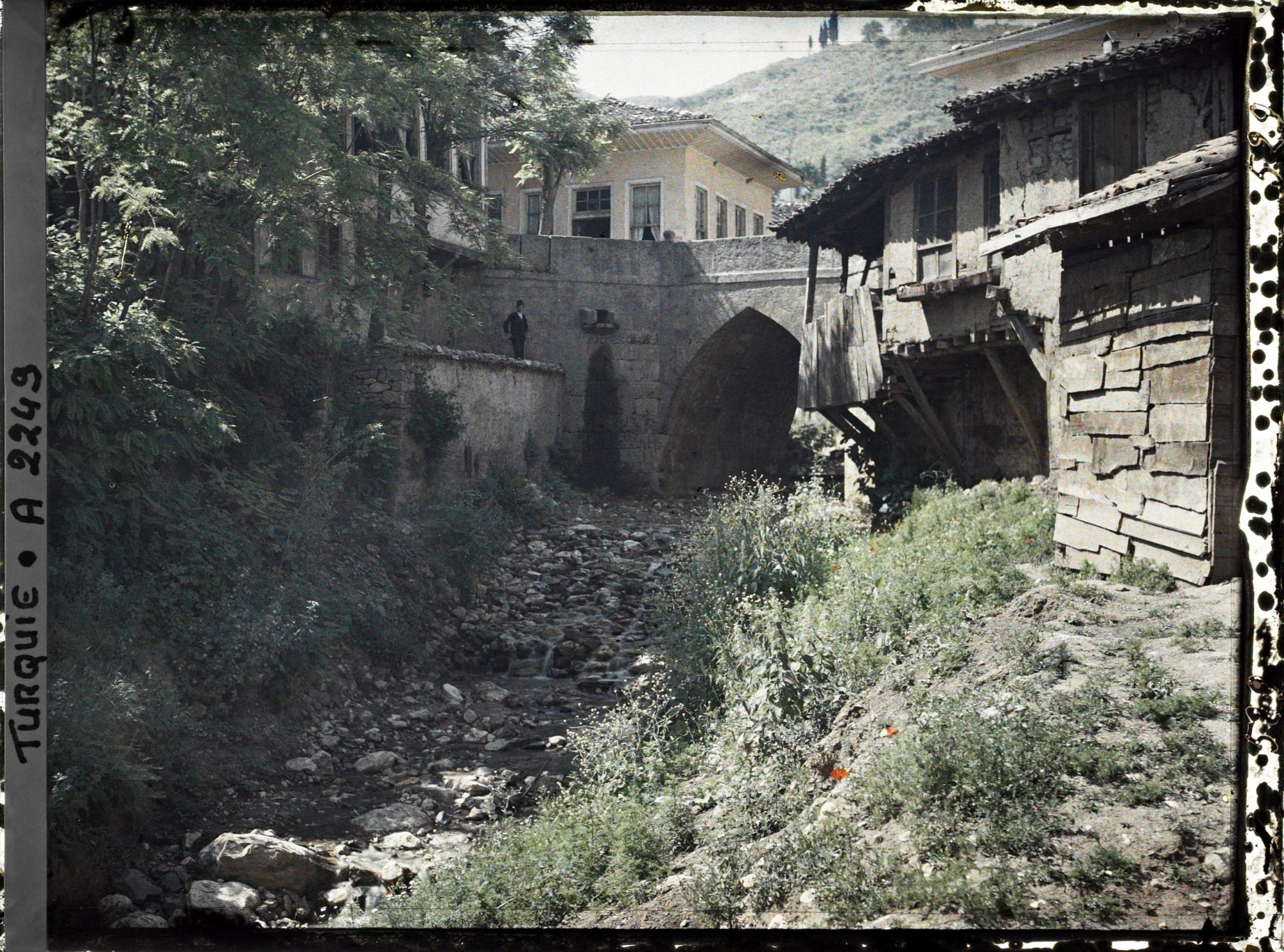 Image représentant Un petit pont de pierre