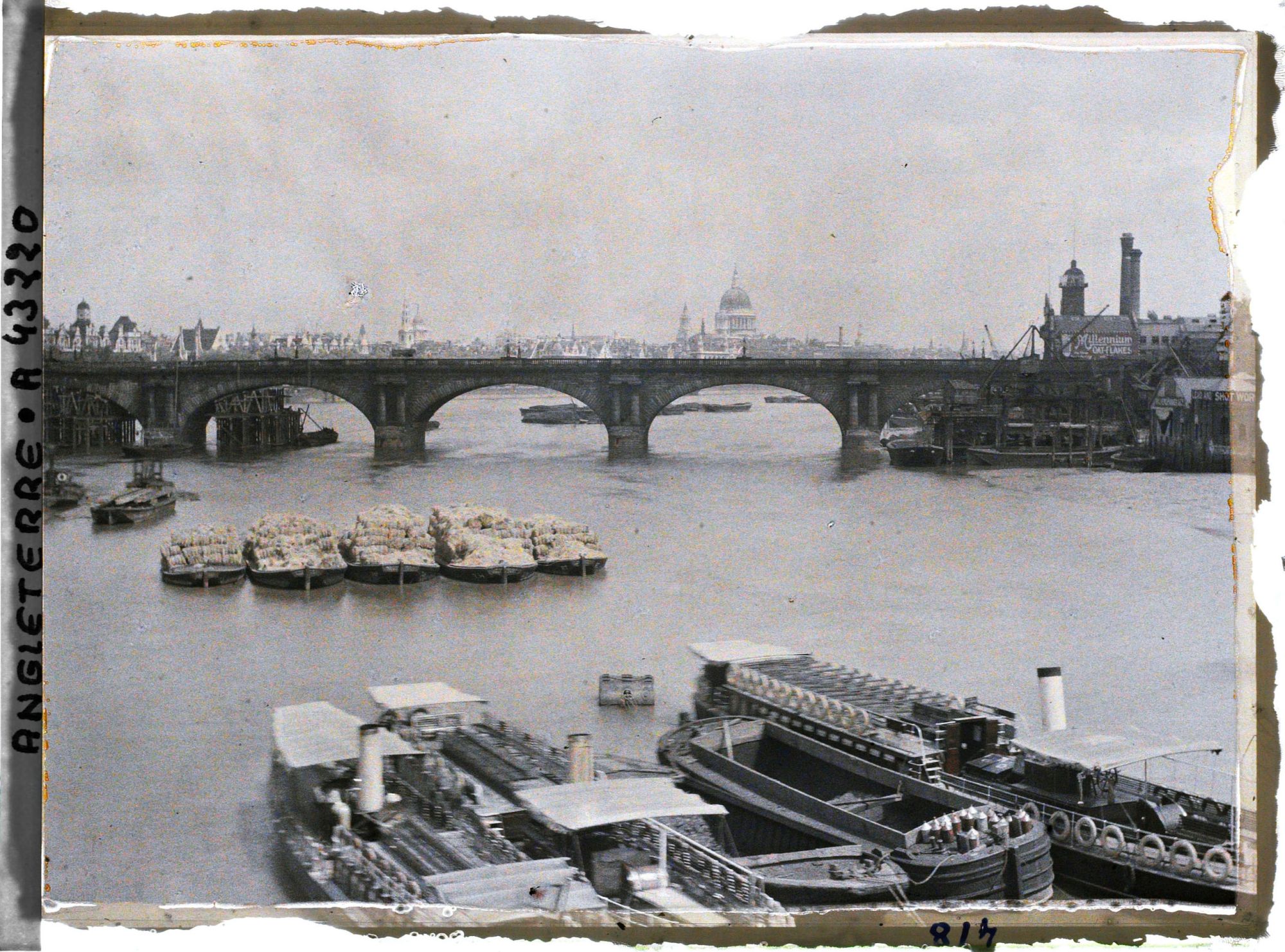 Image représentant La Tamise et au fond Saint Paul