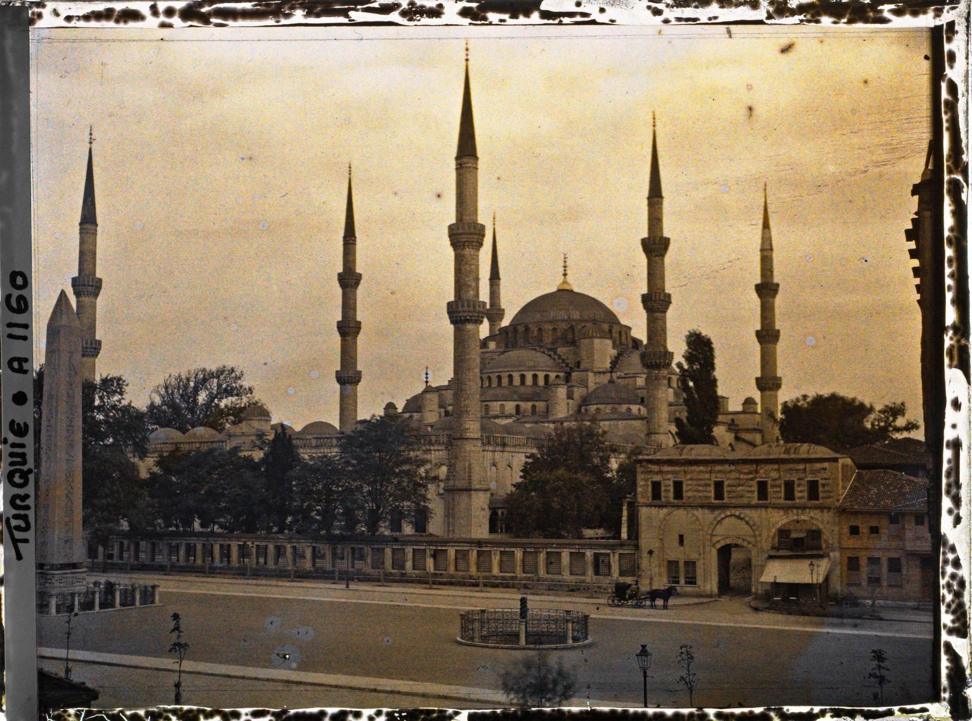 Image représentant La place At Meydani et la Sultan Ahmet Camii (" mosquée Bleue ")