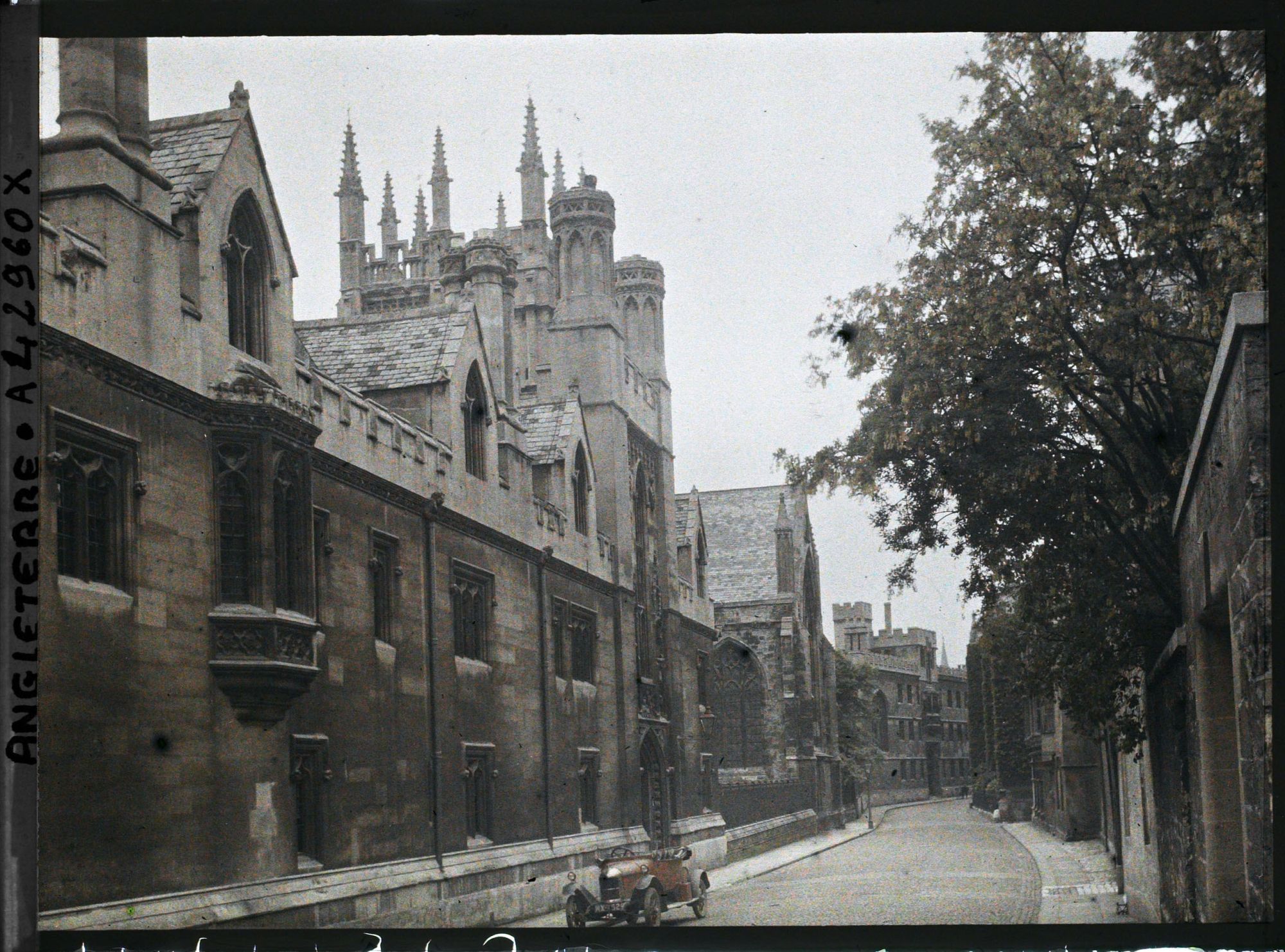 Image représentant Entrée principale du Merton College. Au fond, le Corpus Christi