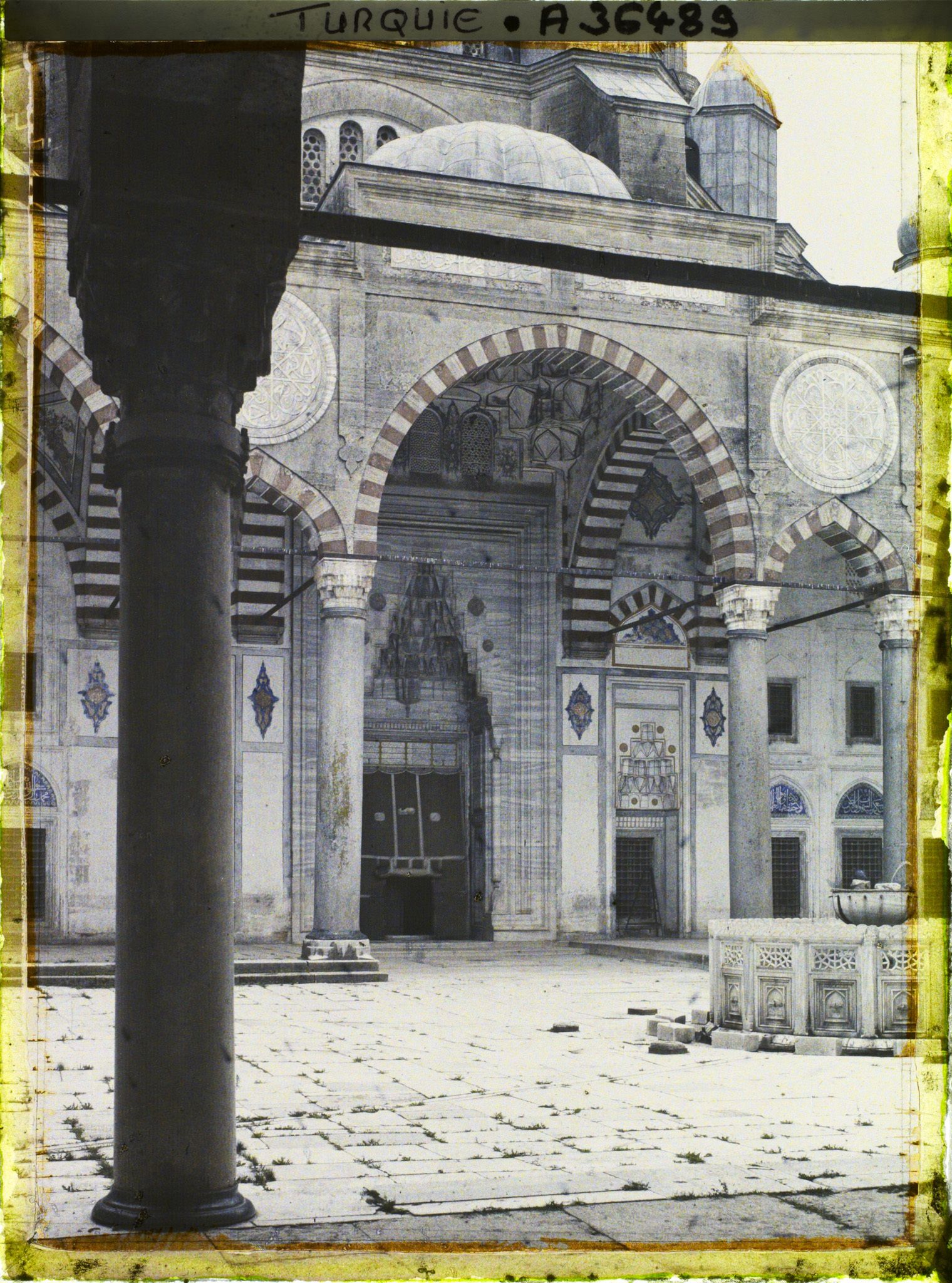 Image représentant Selimiye Camii (Grande Mosquée) : la cour d'entrée (ouest)