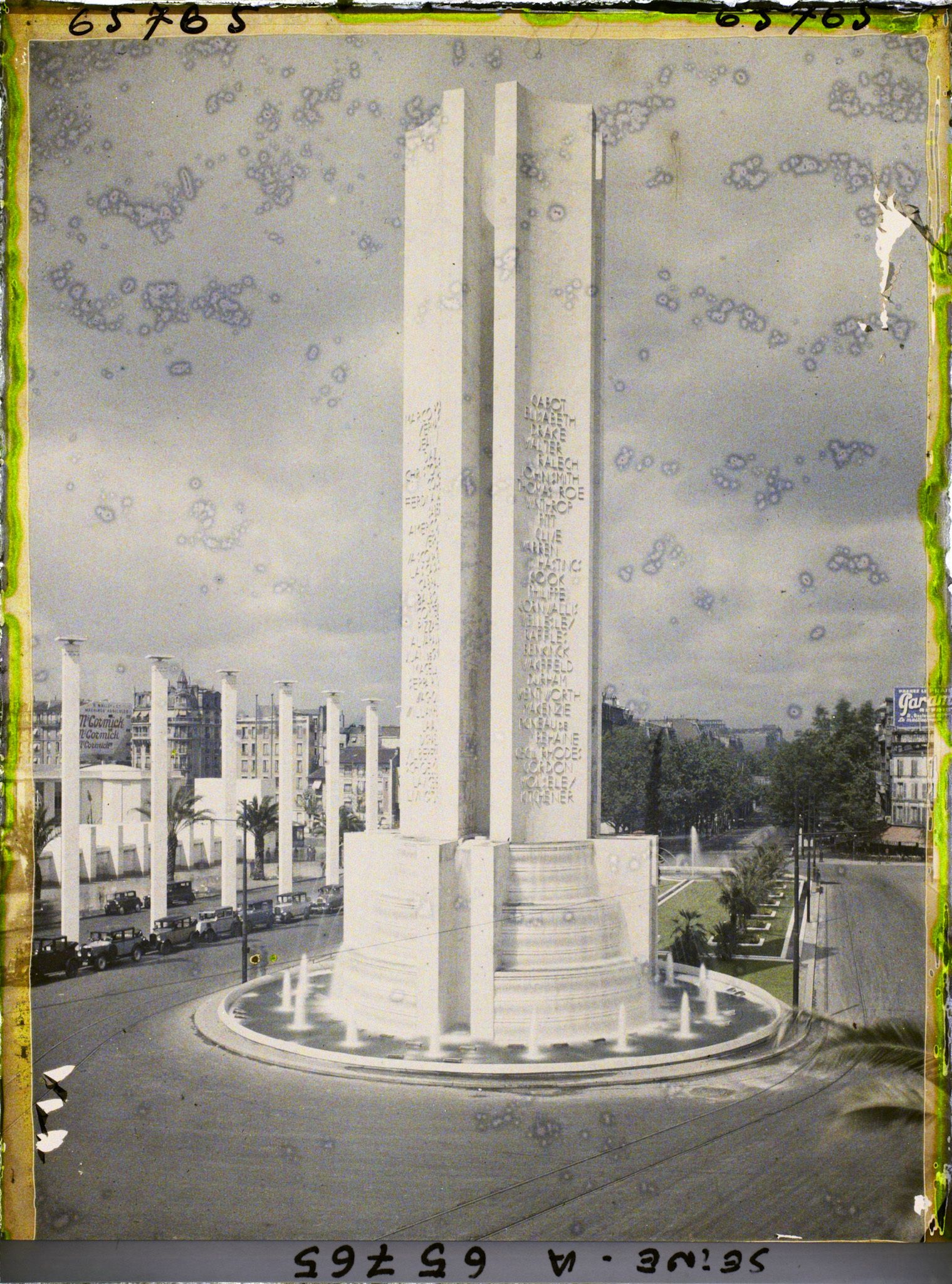 Image représentant L'Exposition Coloniale Internationale de 1931, la fontaine de la porte d'honneur