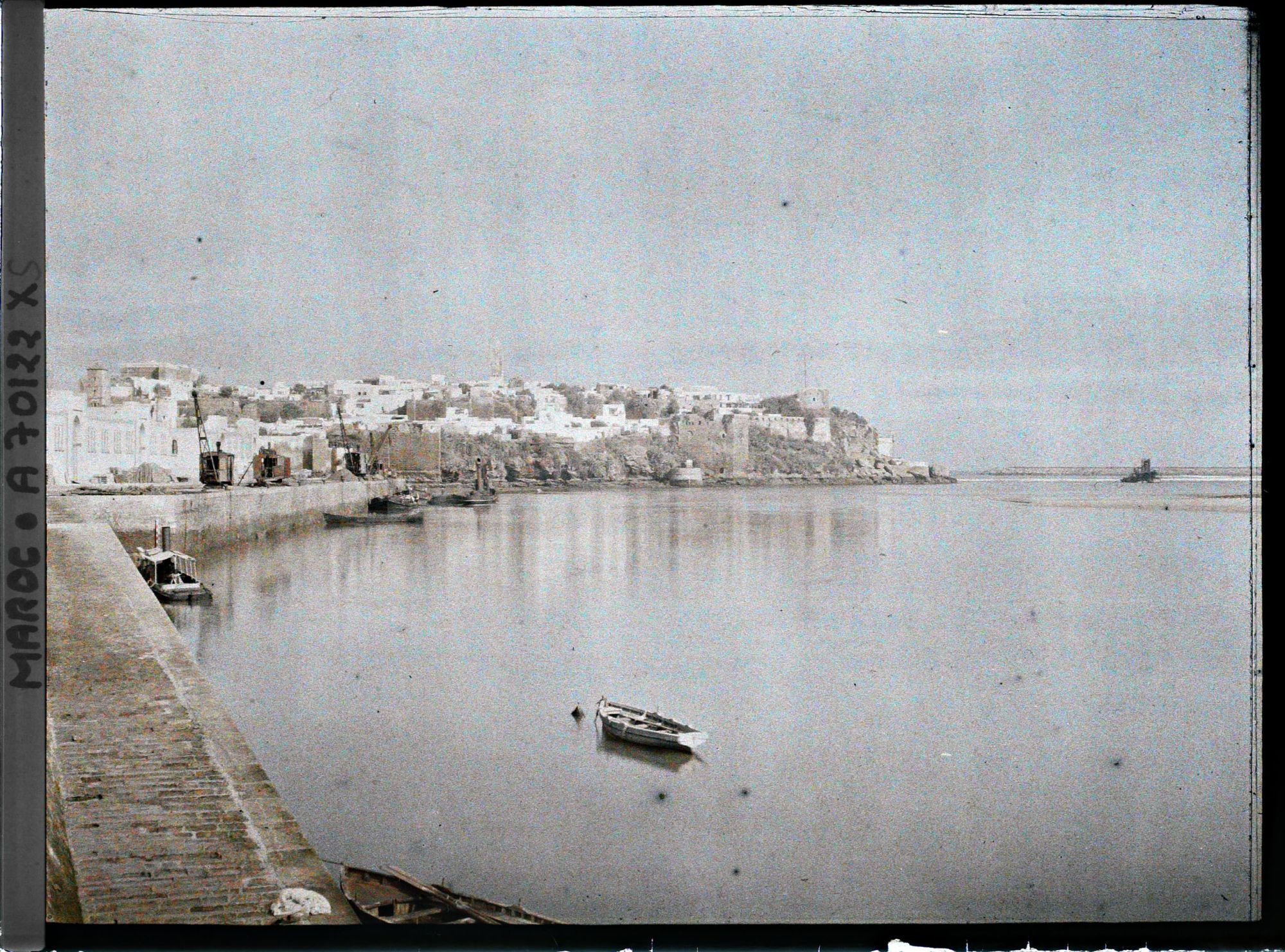 Image représentant Le port avec la casbah des Oudaïa et l'oued Bou Regreg