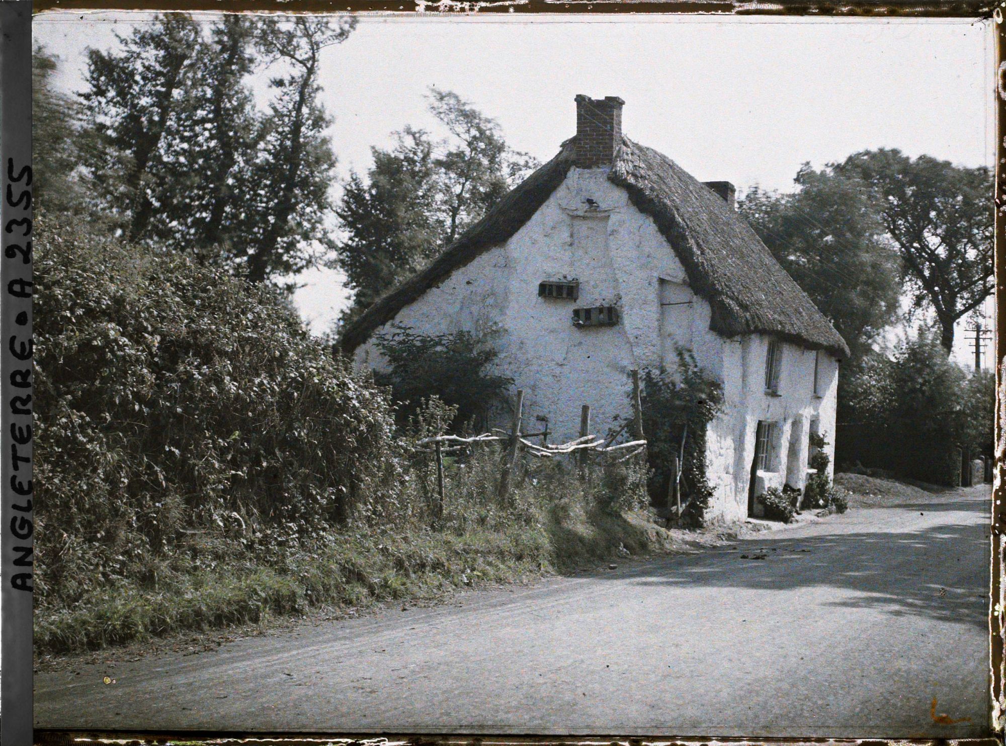 Image représentant Une maison au bord de la route