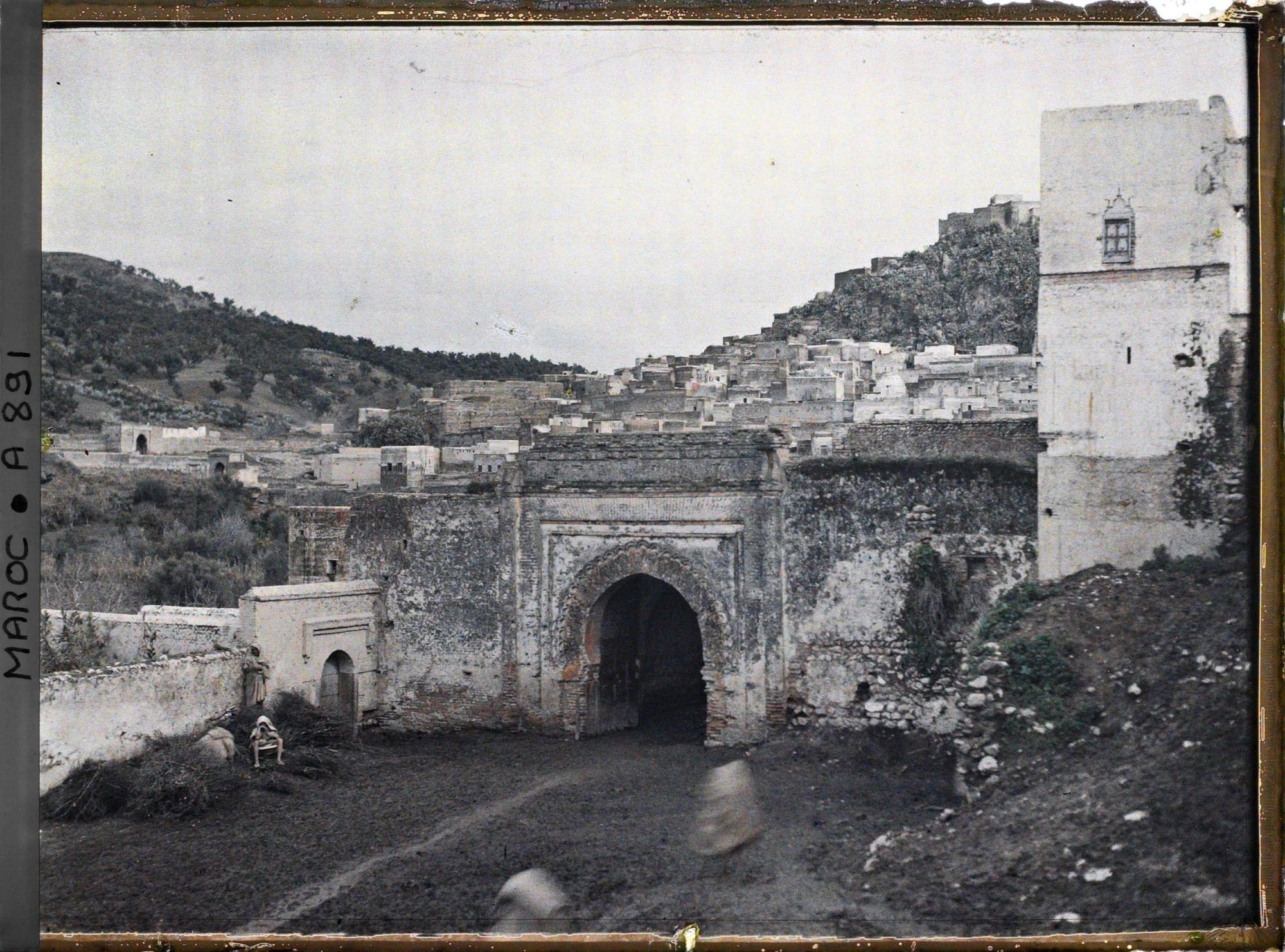 Image représentant Une seconde porte du village