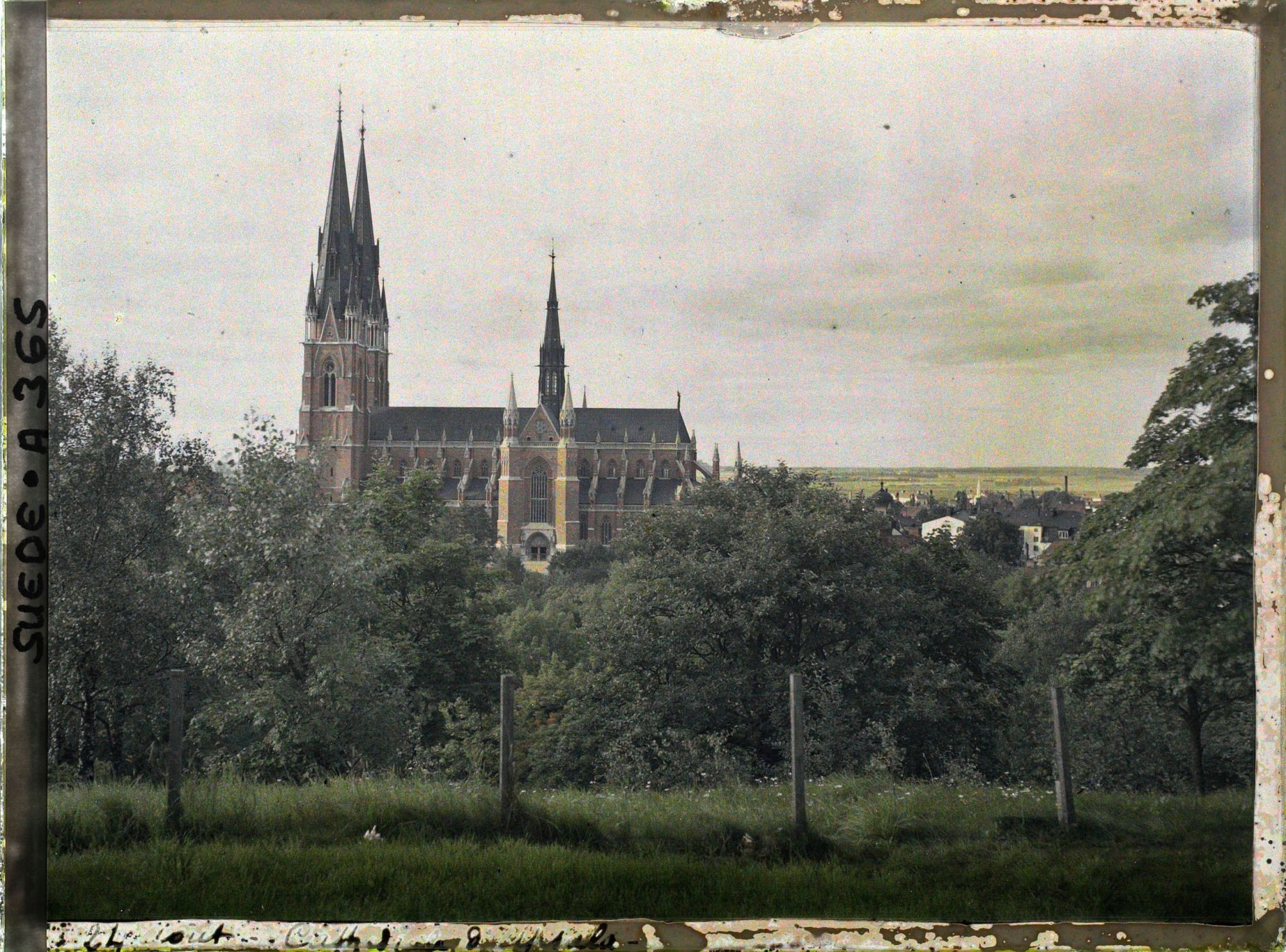 Image représentant La cathédrale d'Uppsala, vue depuis le château des Vasa