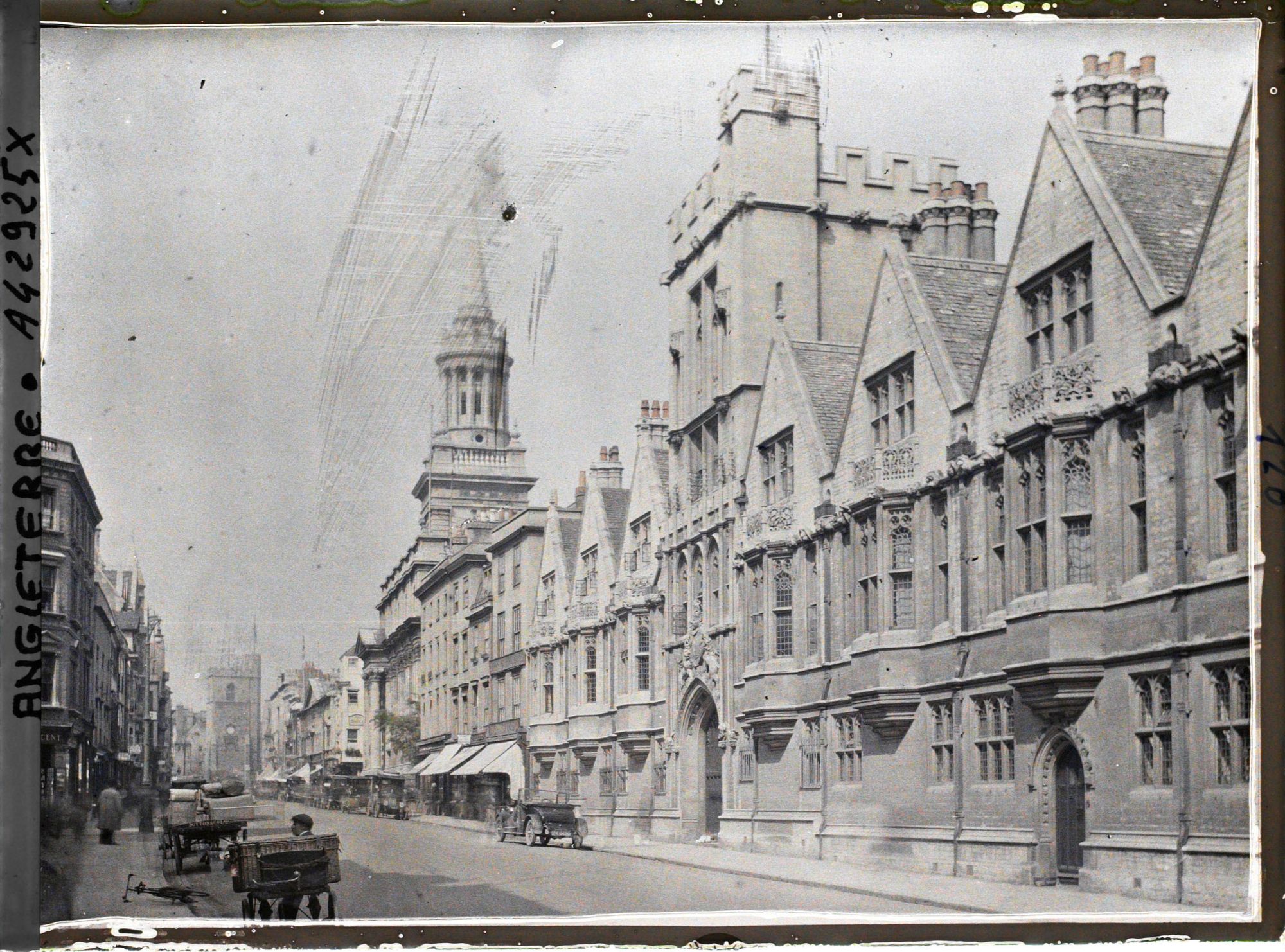 Image représentant High street avec Brasenose college sur la droite