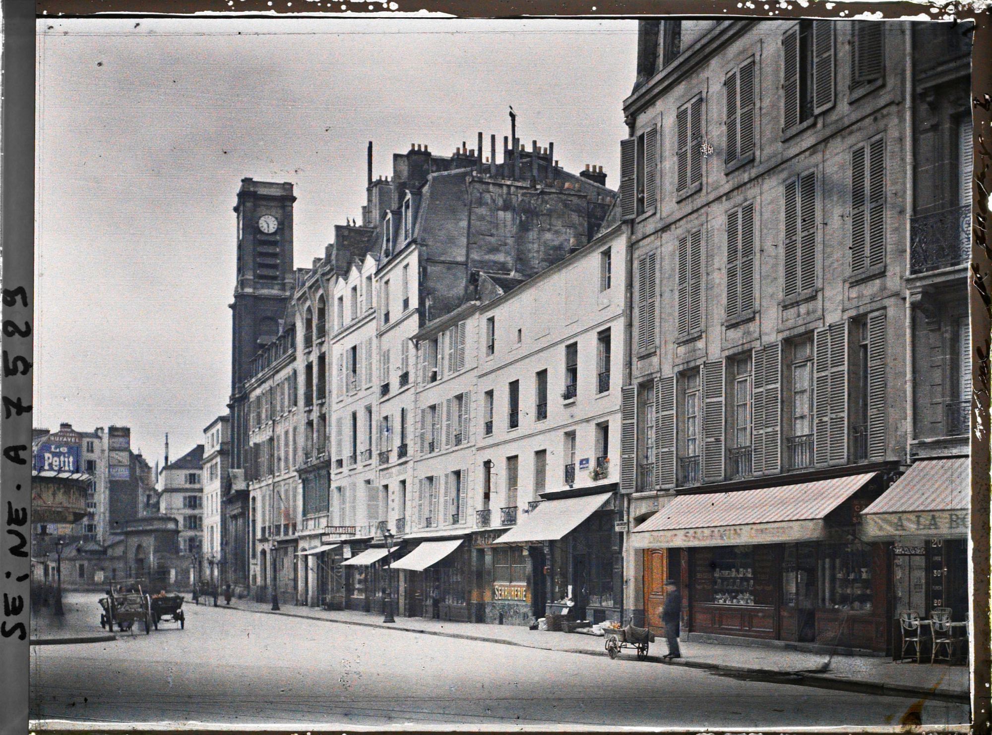 Image représentant La rue St-Jacques, au niveau du numéro 240