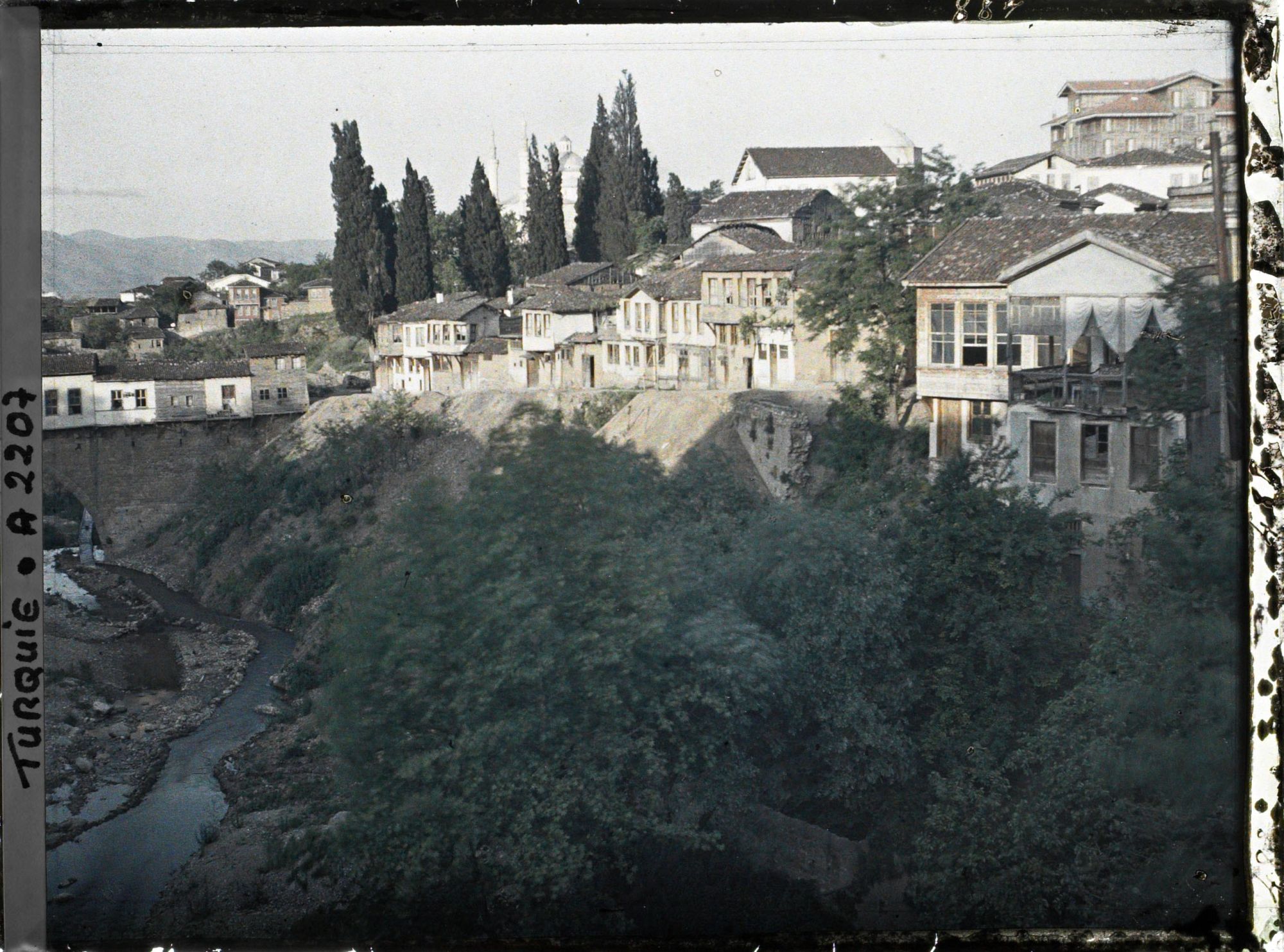Image représentant Extrémité du pont d'Irgandi ("vieux Pont") sur le fleuve Gökdere (vu de l'aval)