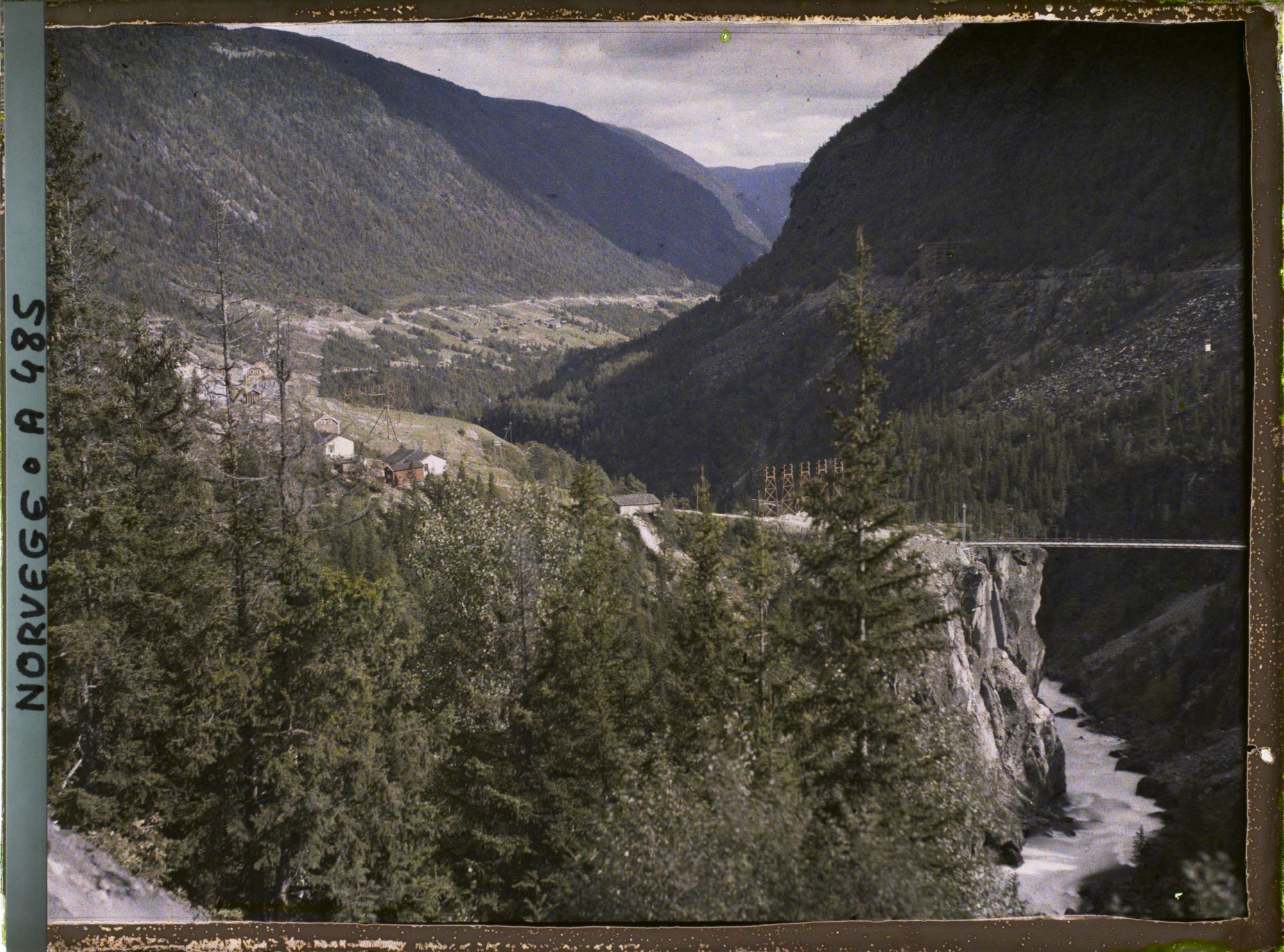 Image représentant Vue de la vallée du fjord vers Rjukan