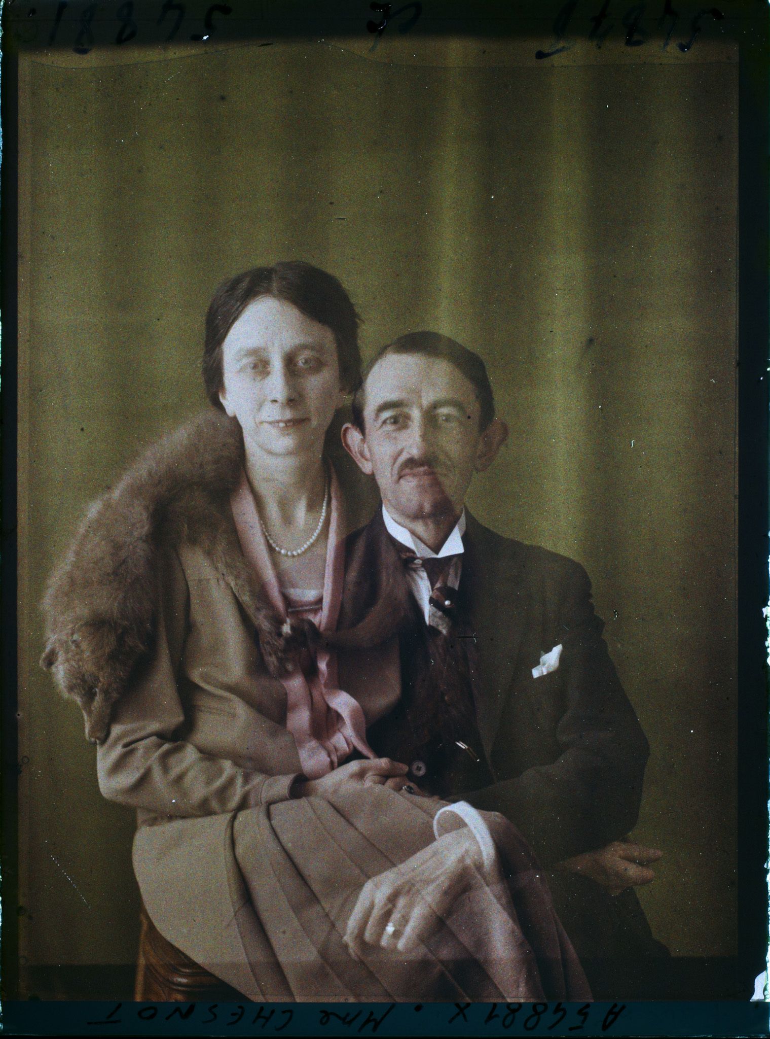 Image représentant Madame Chesnot (image superposée à celle d'un homme)