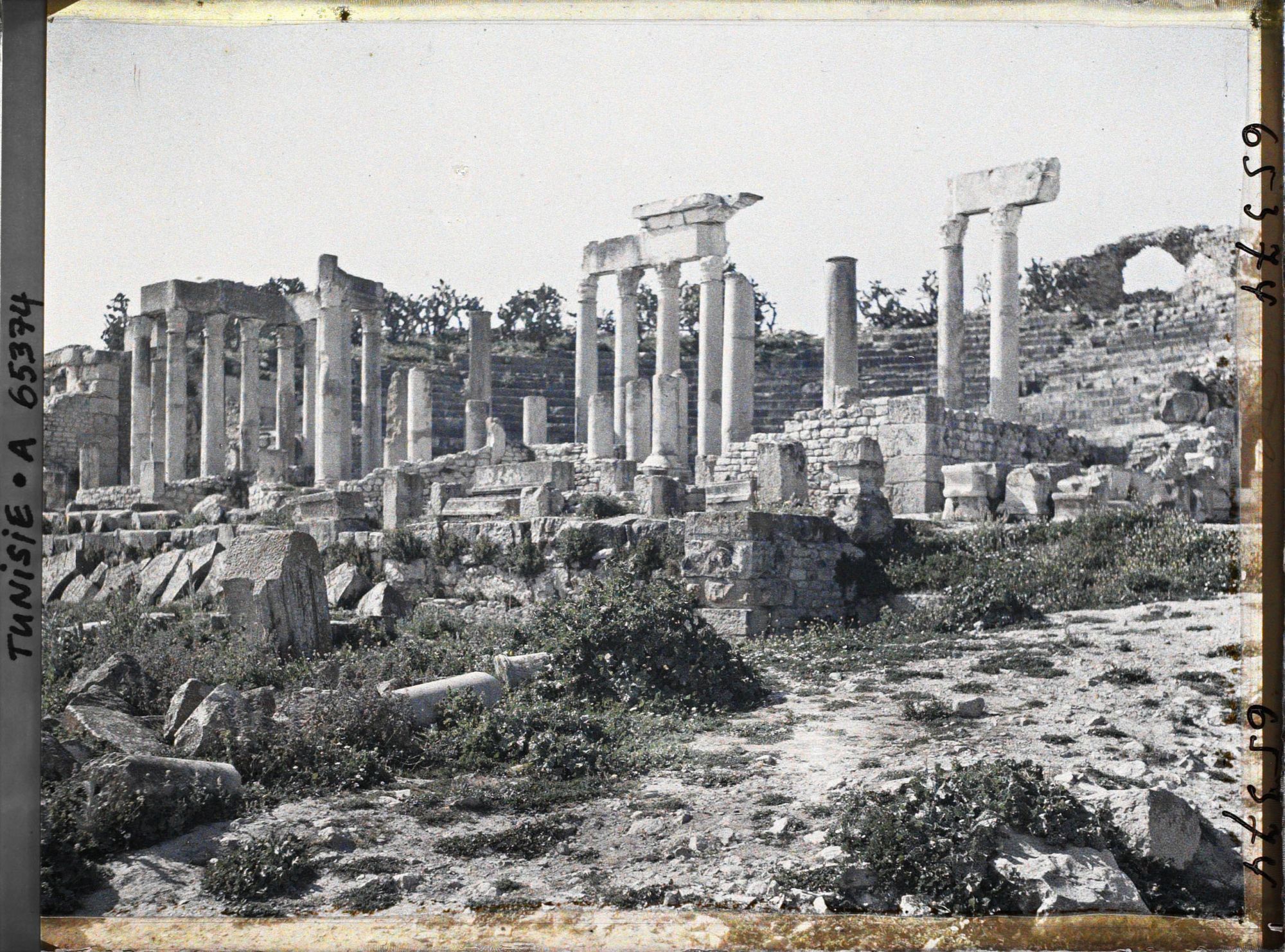 Image représentant Les vestiges du théâtre