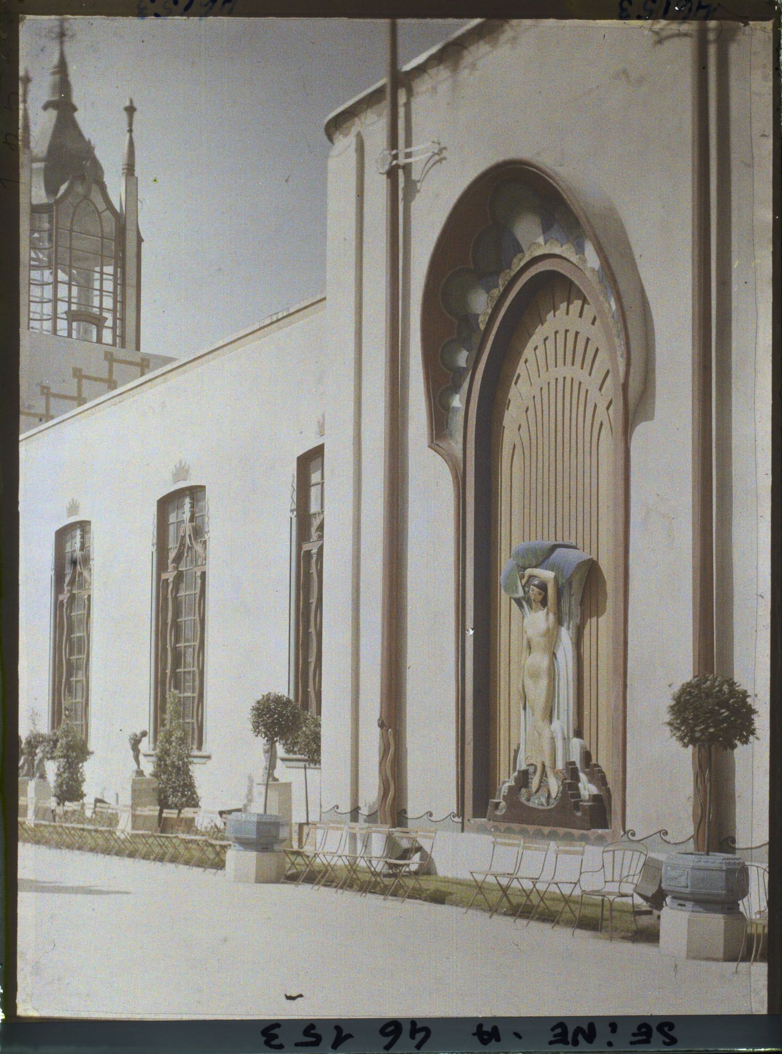 Image représentant L'Exposition des arts décoratifs, Pavillon de la Grande-Bretagne, façade latérale