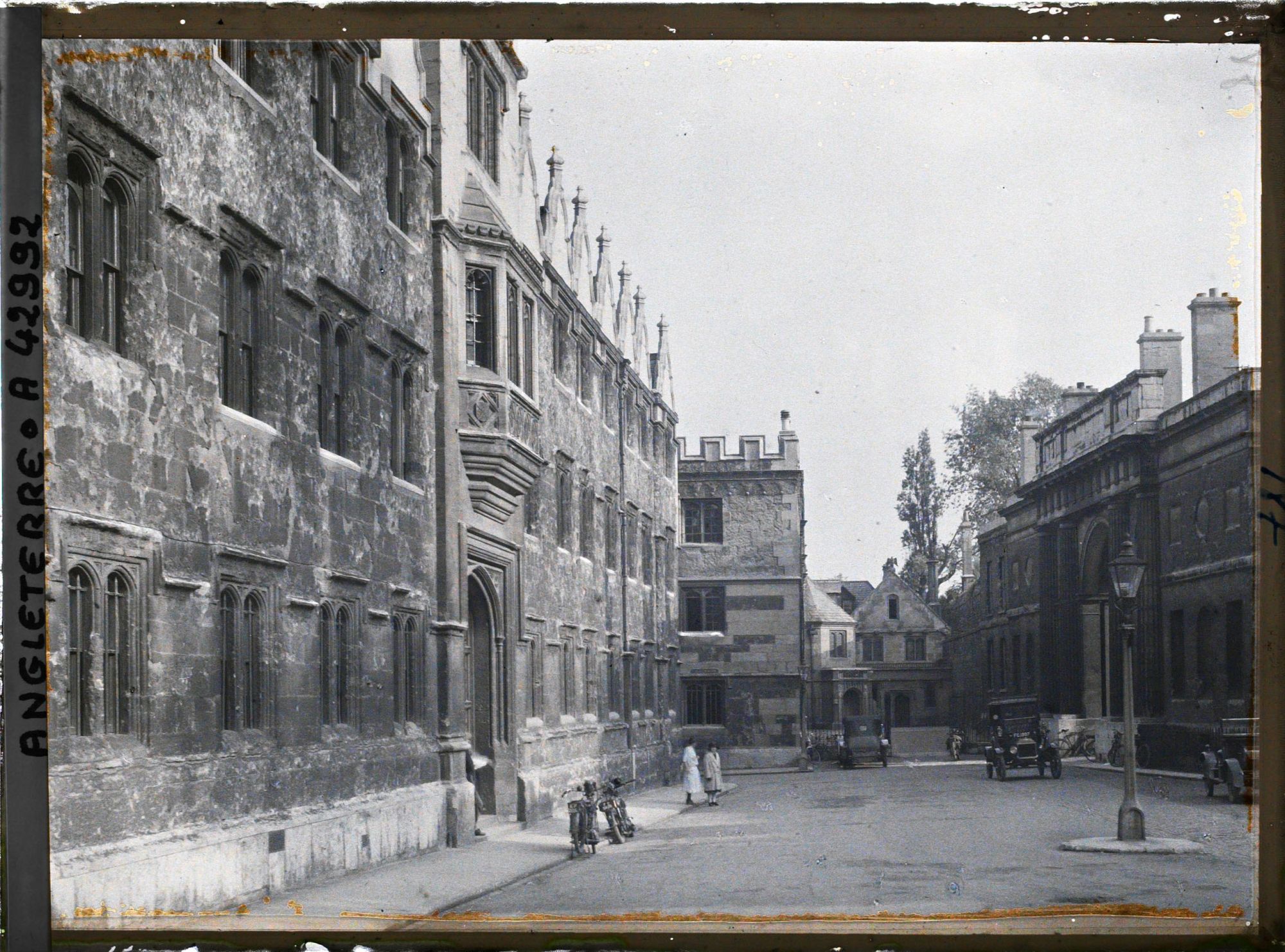 Image représentant Oriel College, vue extérieure