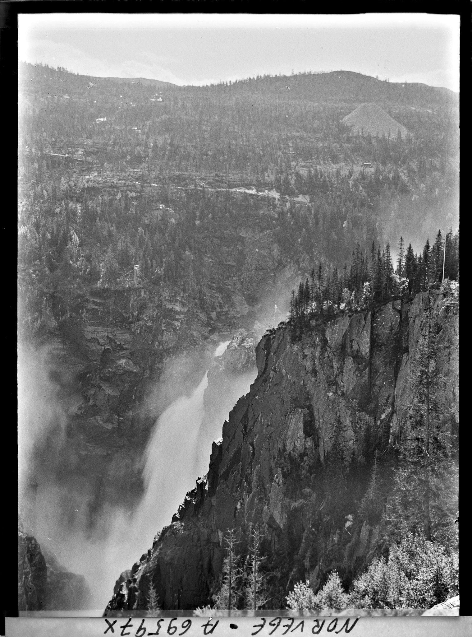 Image représentant La cascade de Rjukanfossen