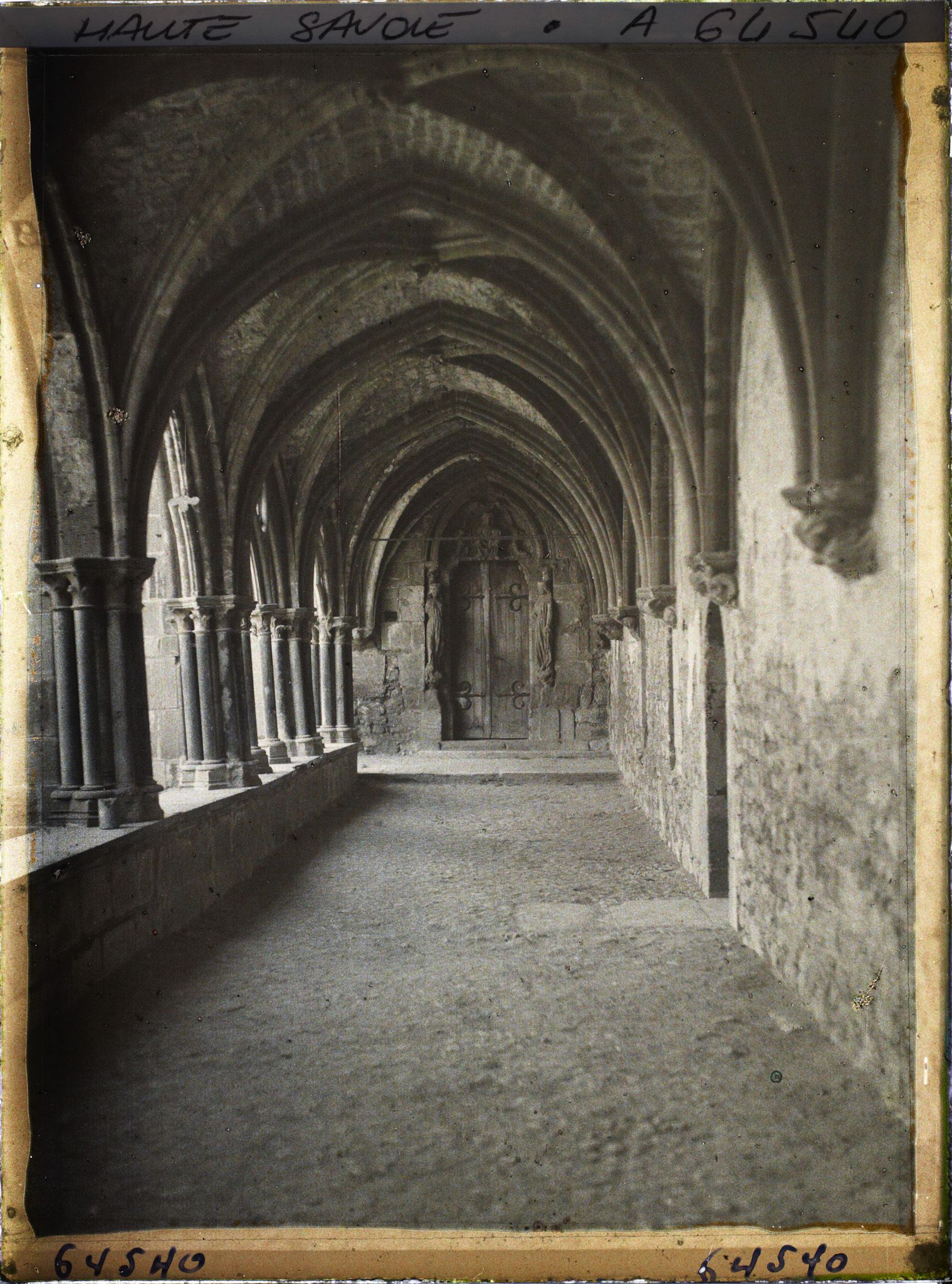 Image représentant France, Hte Savoie, Déambulatoire du Cloître d'Abondance