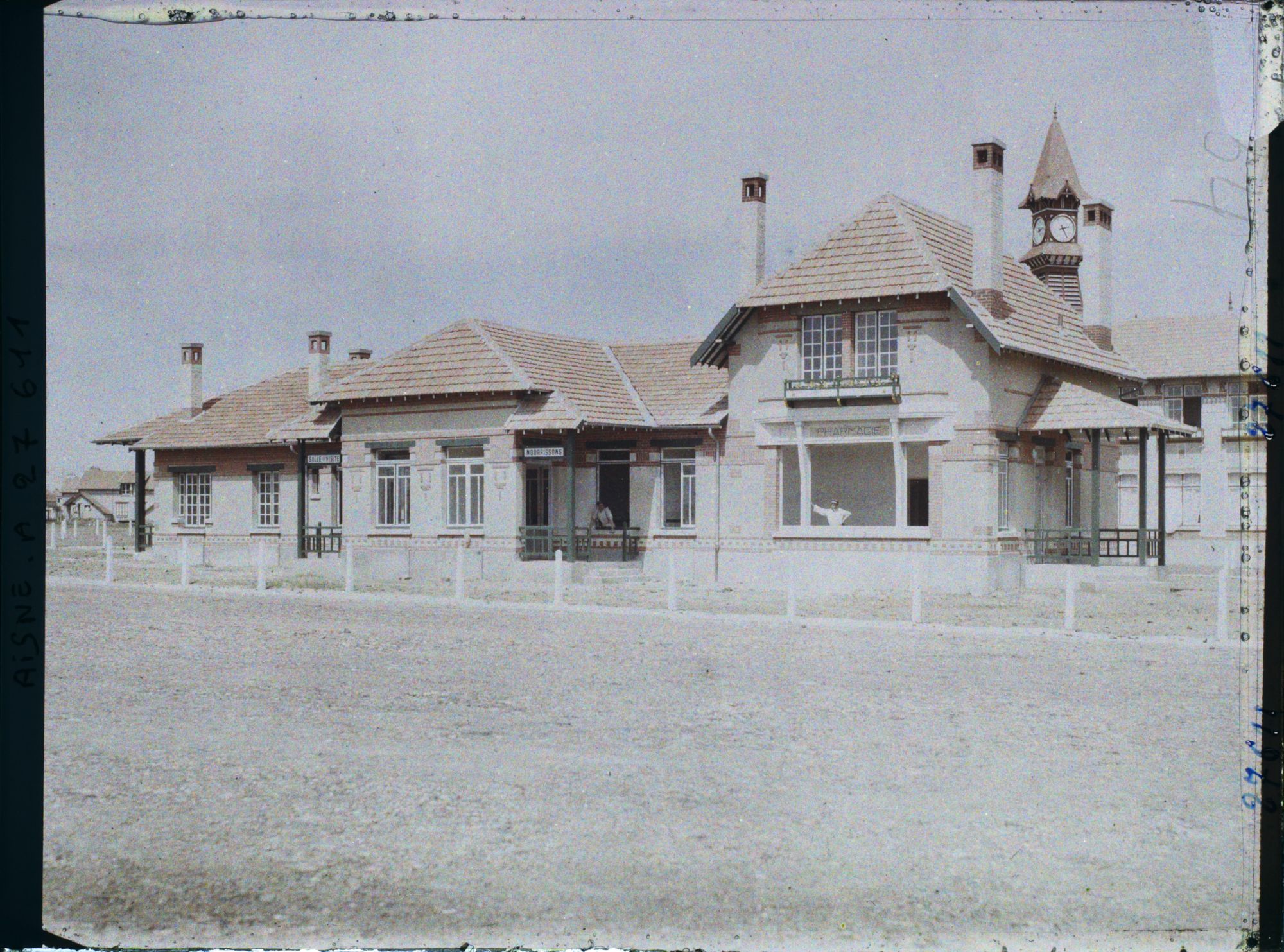 Image représentant France, Tergnier, Cité des Chemineaux. Pharmacie et Salle de visite des nourrissons