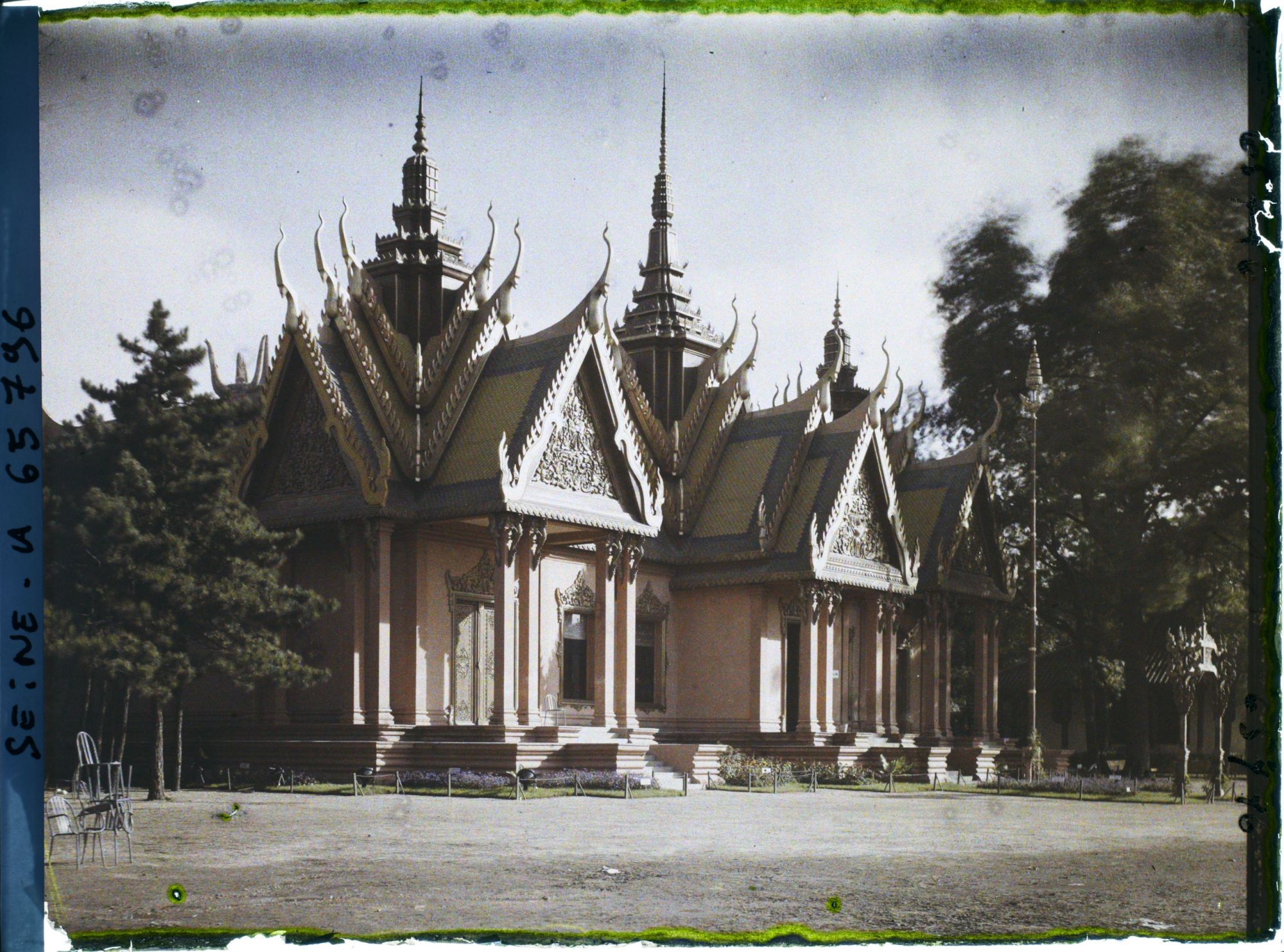 Image représentant L'Exposition Coloniale Internationale de 1931, le pavillon du Cambodge, section de l'Indochine