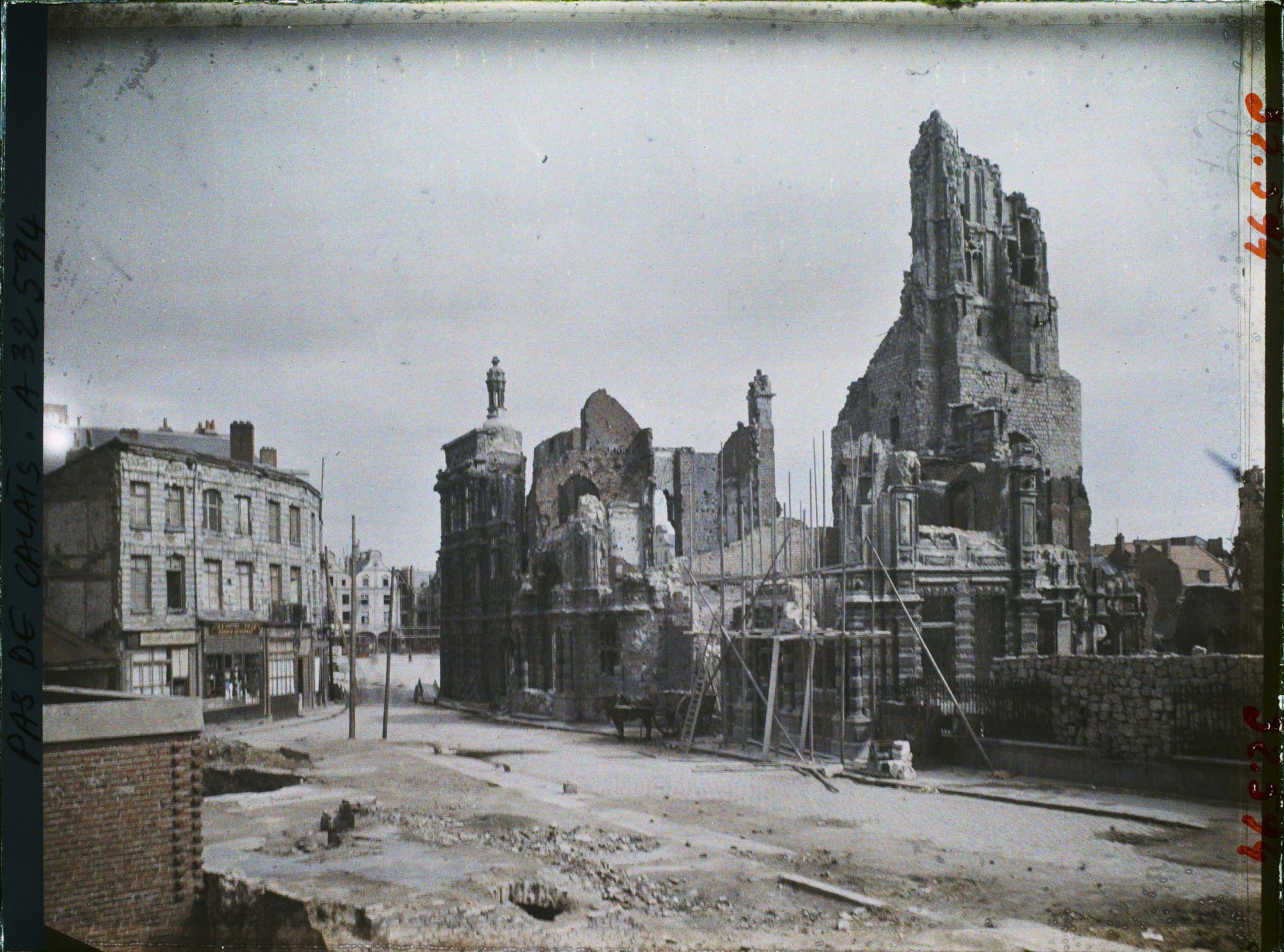 Image représentant France, Arras, Hôtel de Ville et la rue aux Ours