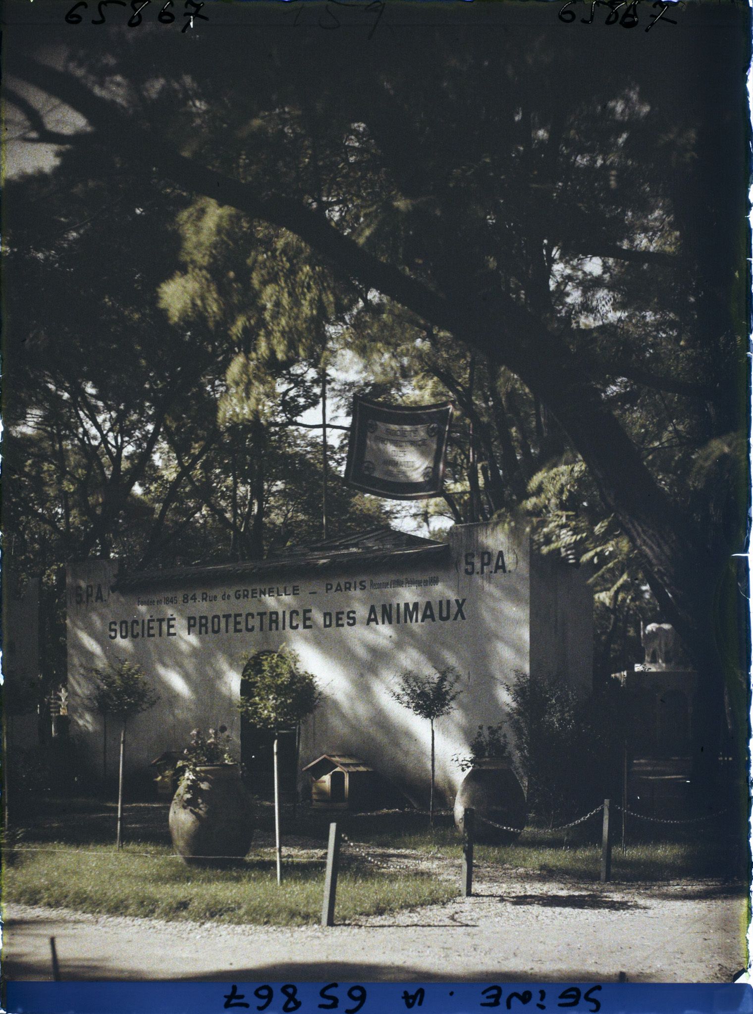 Image représentant L'Exposition Coloniale Internationale de 1931, le pavillon de la Société protectrice des animaux (S.P.A.)