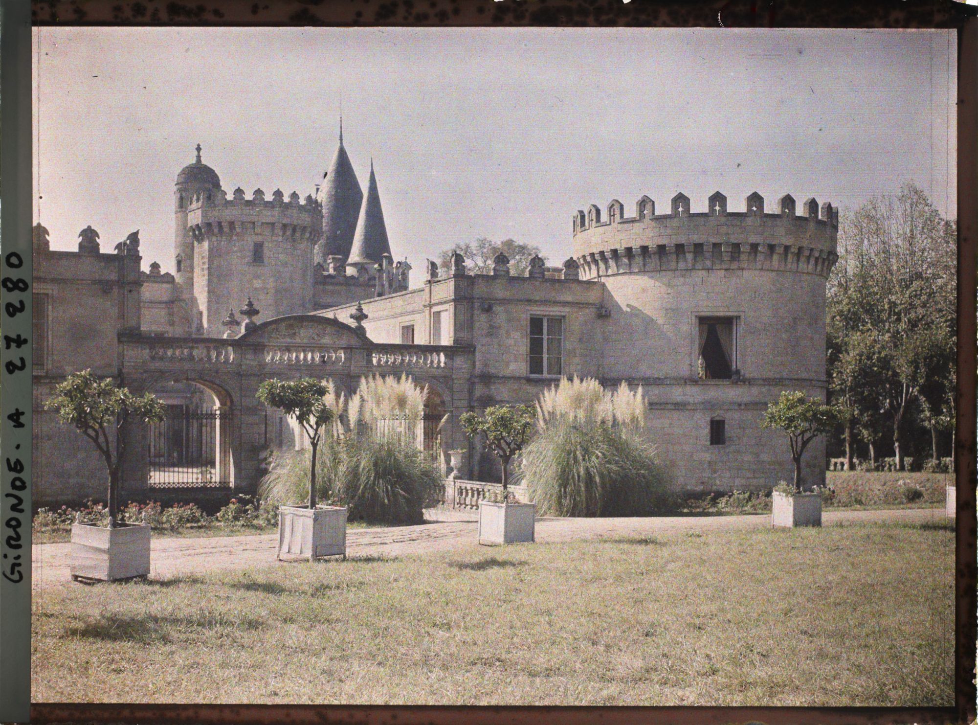Image représentant France, St Emilion, Château des Tours