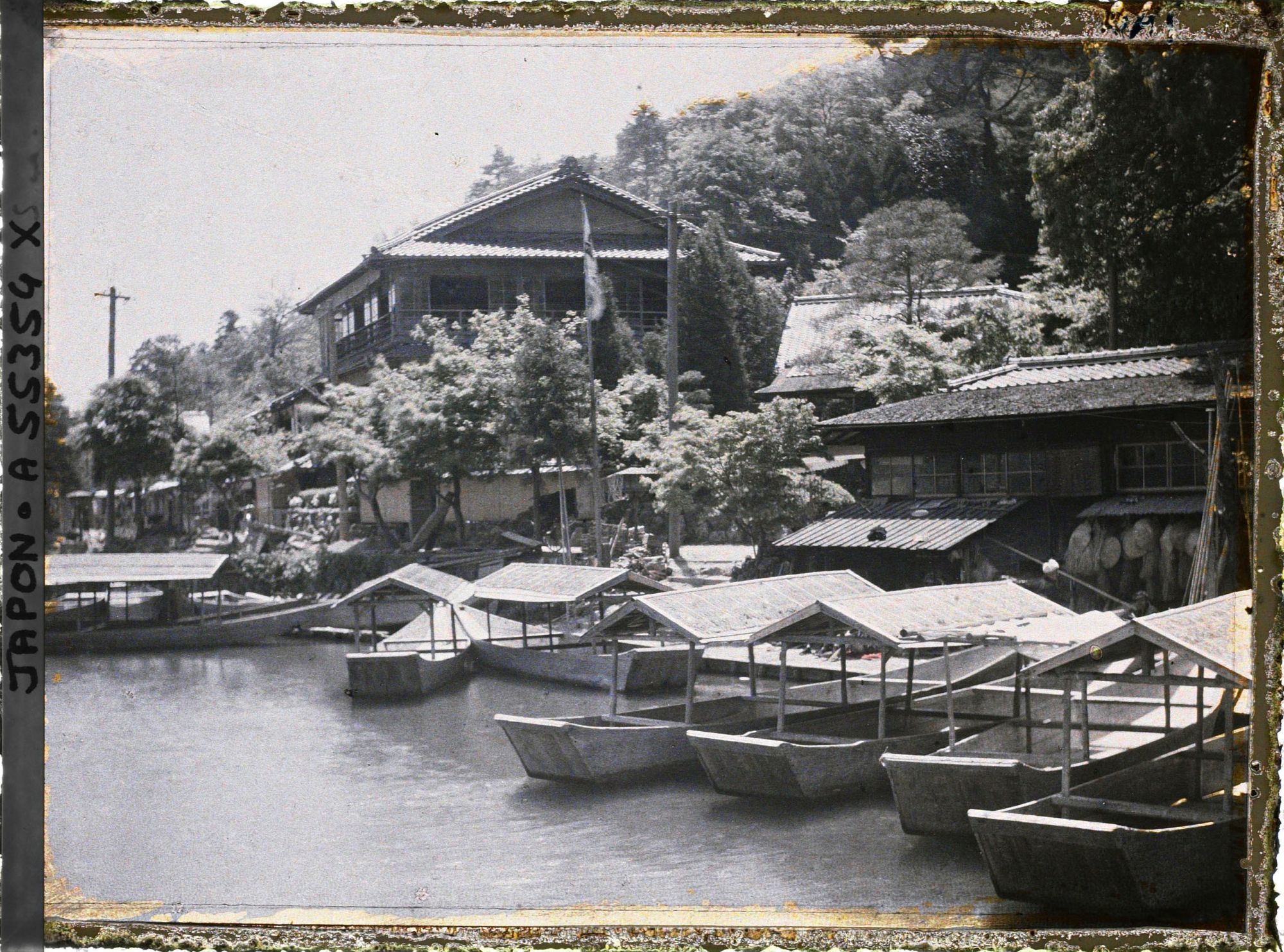 Image représentant Port de plaisance sur le lac Biwa (lac " luth ") et bateaux yakatabune