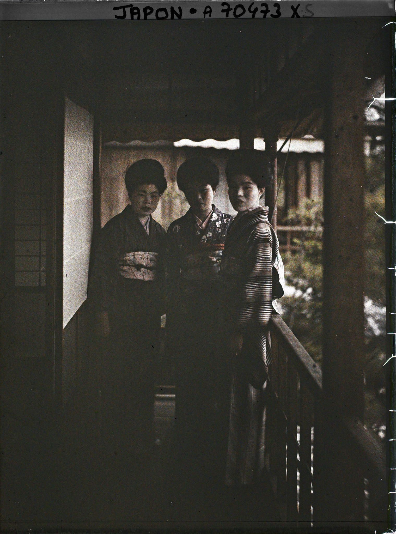 Image représentant Serveuses d'une auberge