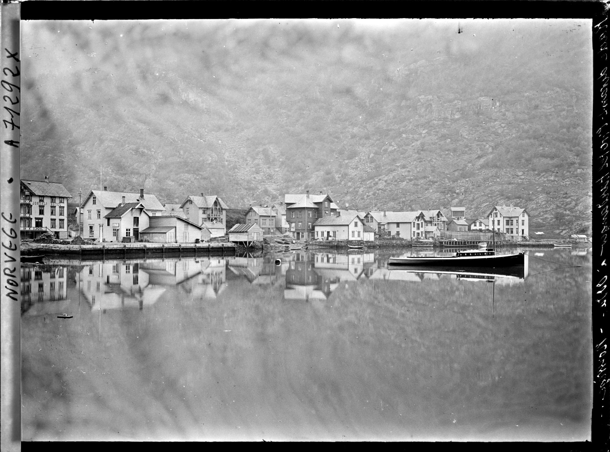Image représentant Maisons au bord du lac