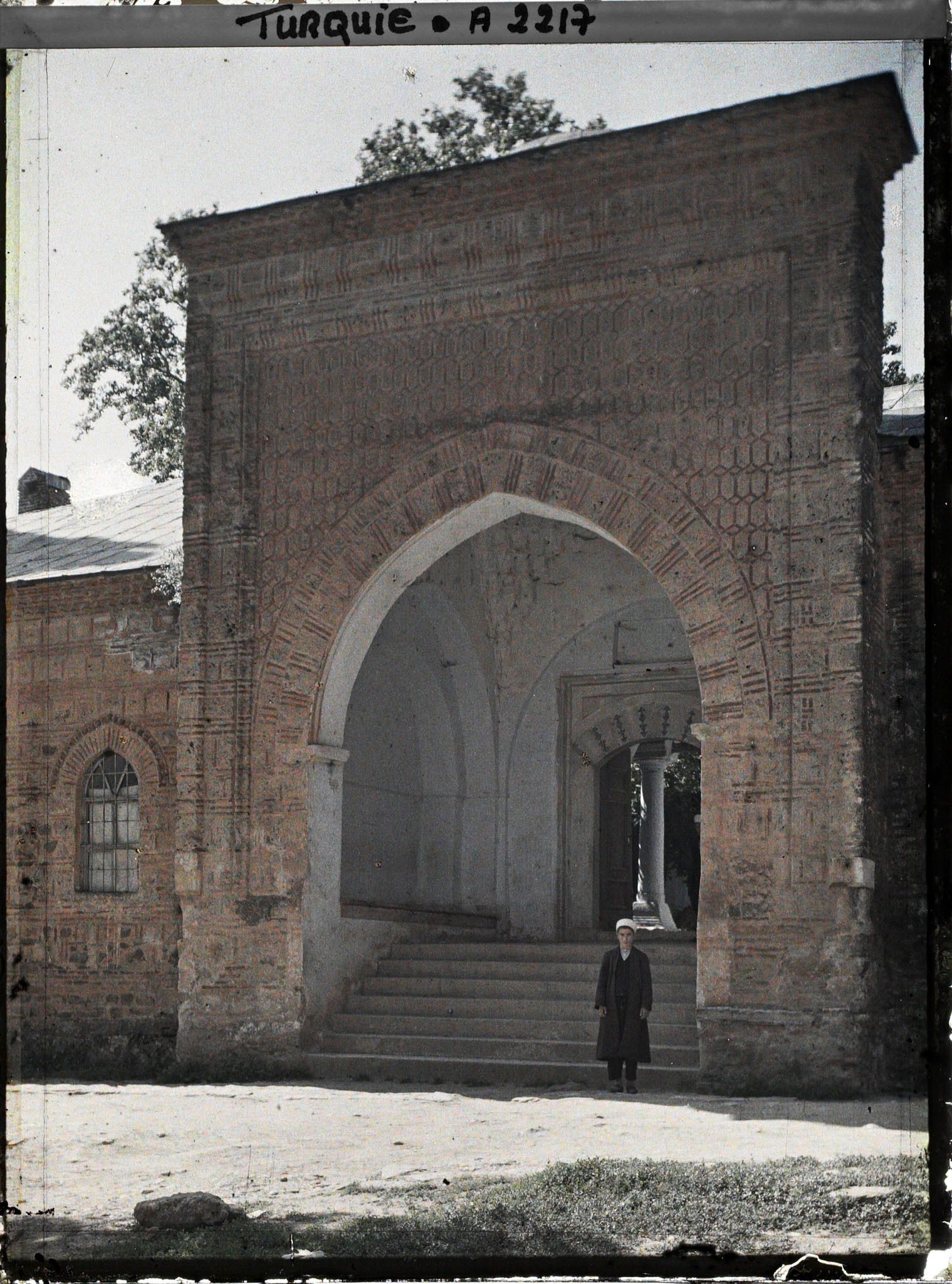 Image représentant Une entrée du complexe de la Muradiye Camii (mosquée du sultan Murat II) datant de 1424-1427