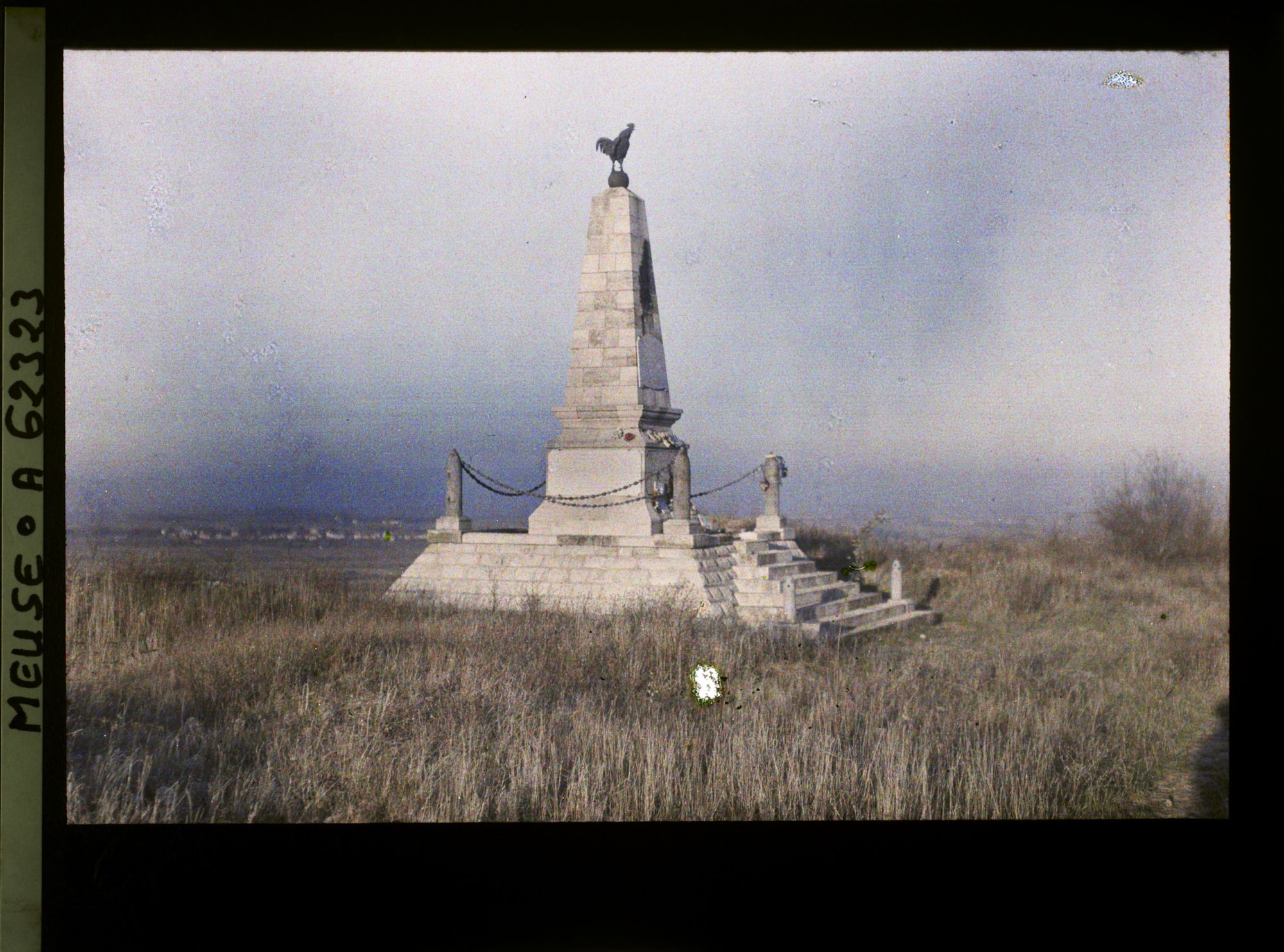 Image représentant Meuse, Les Eparges, La Crête des Eparges. La Monument du point X