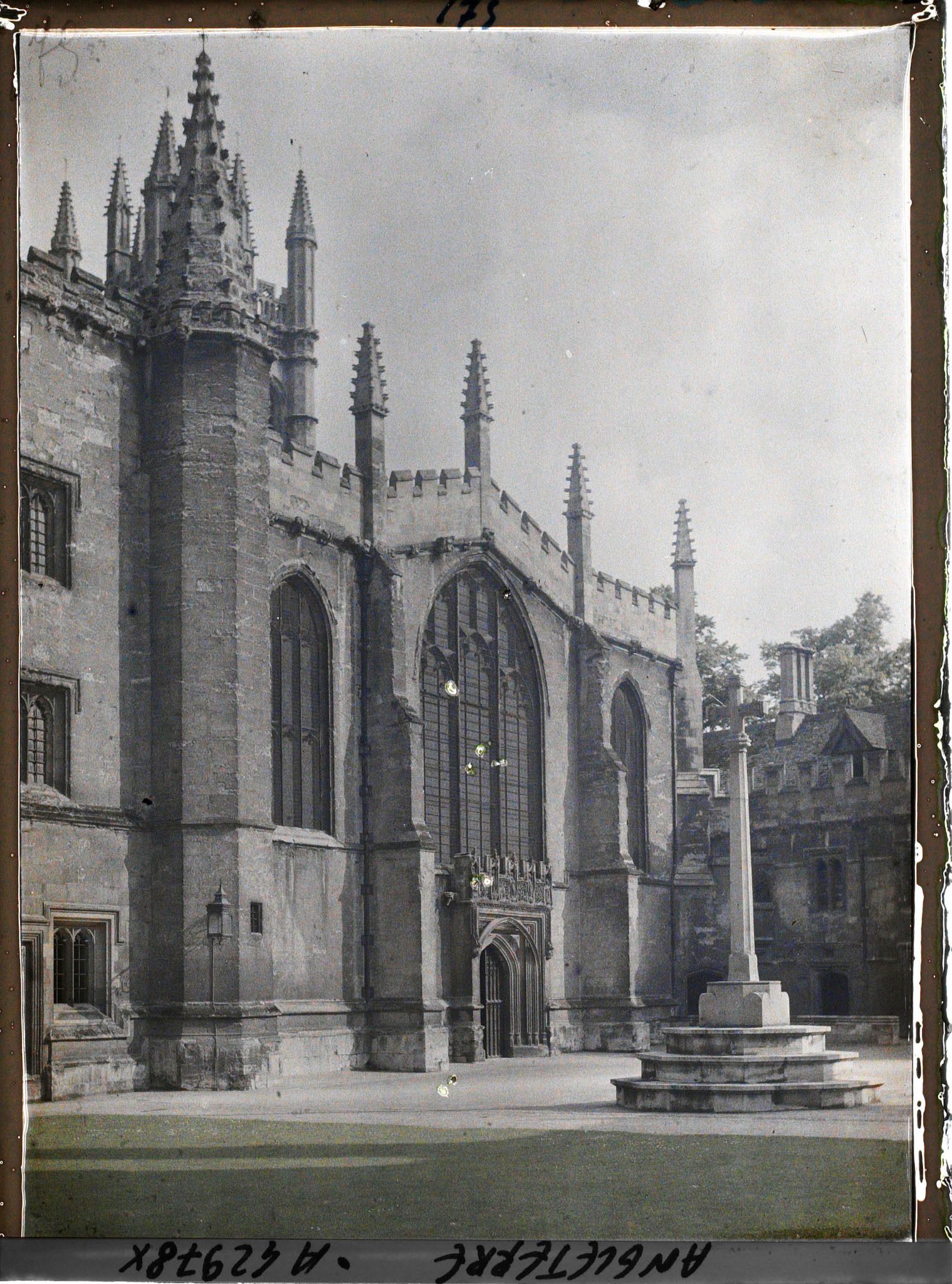 Image représentant Le côté ouest du Magdalen College